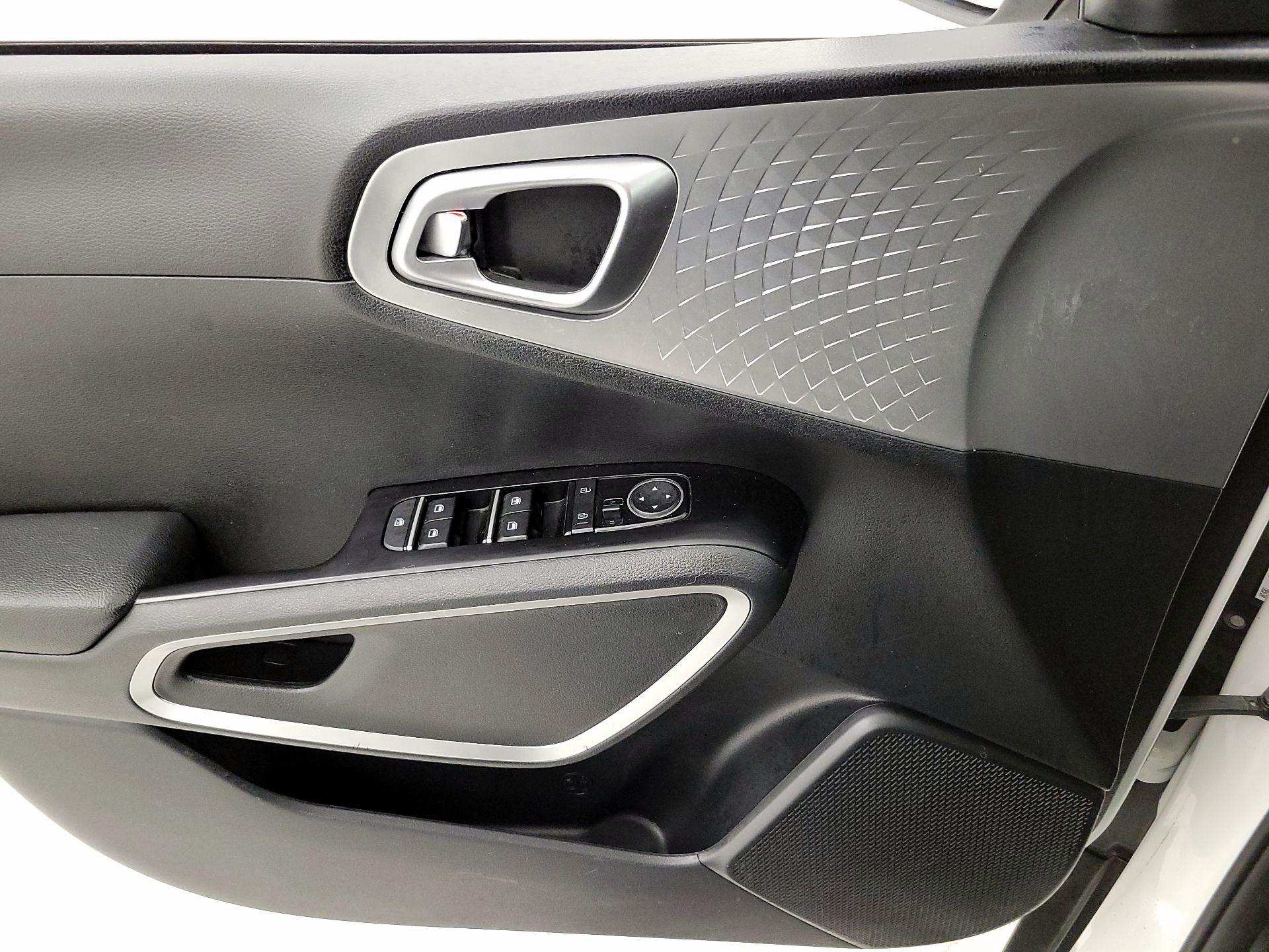 Thumbnail: 2023 Kia Soul - 12