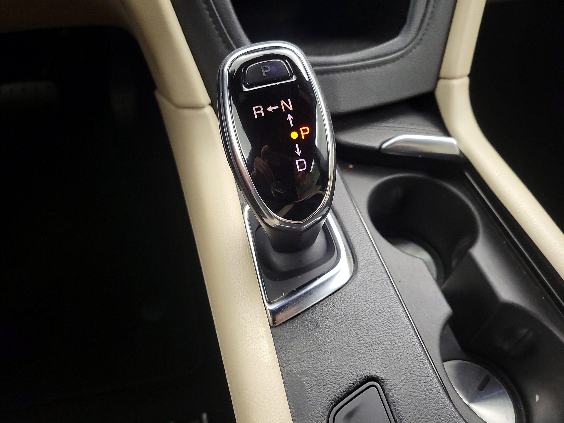 Thumbnail: 2018 Cadillac XT5 - 17