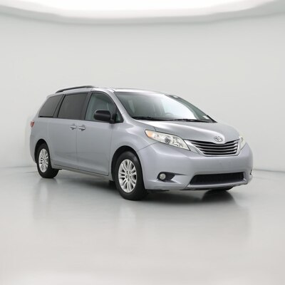 Silver 2015 Toyota Sienna XLE