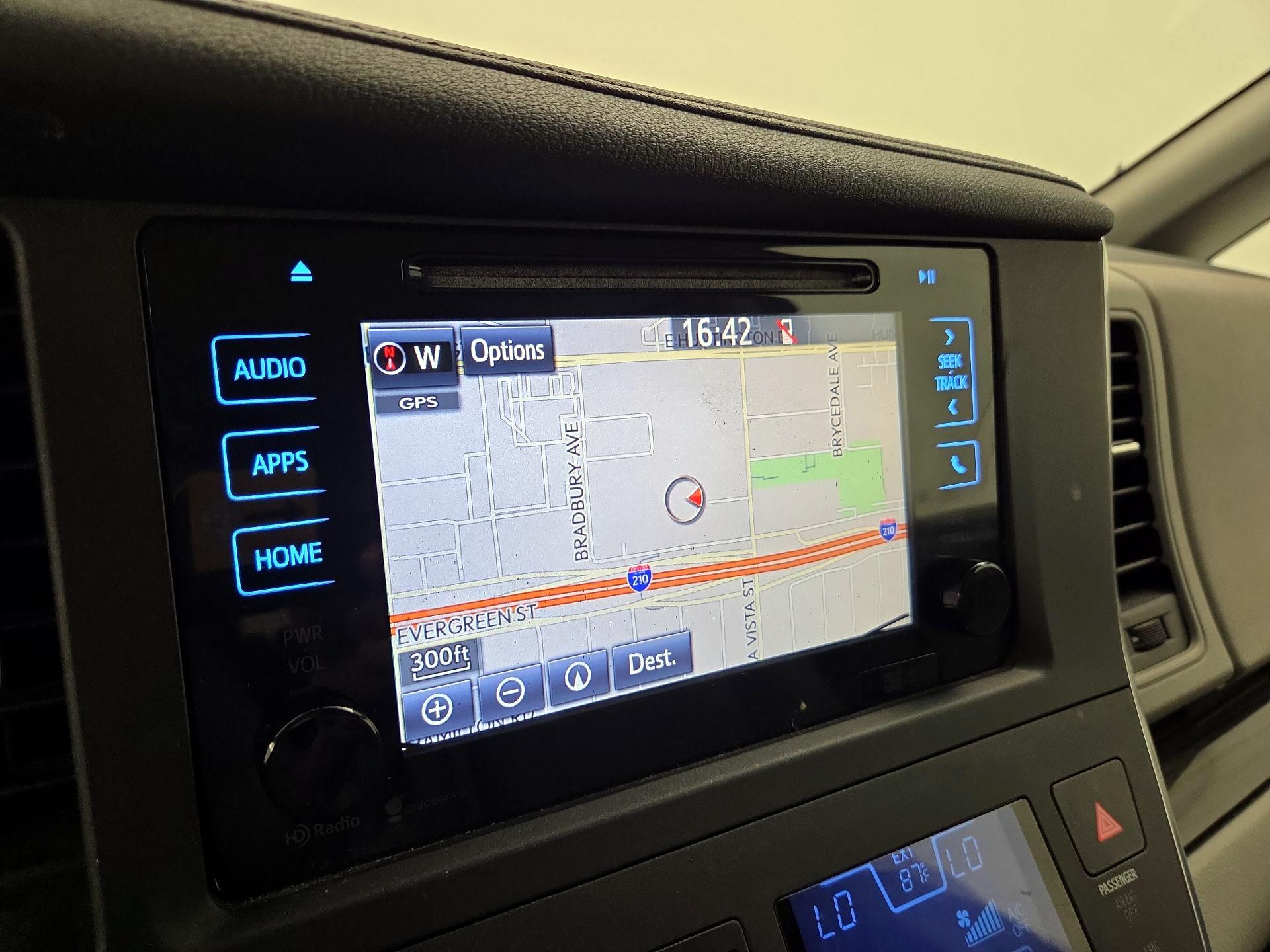 Thumbnail: 2015 Toyota Sienna - 14