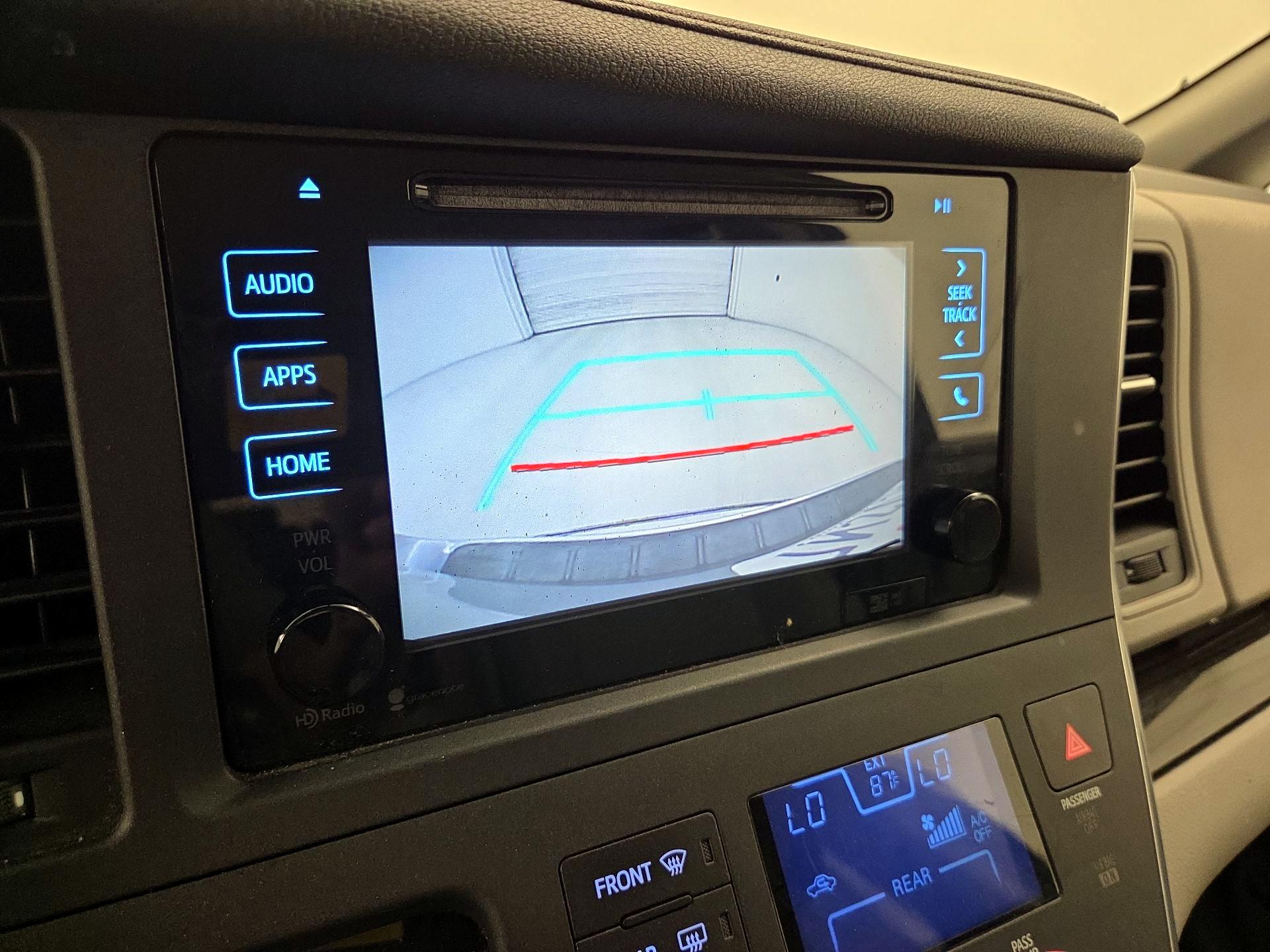 Thumbnail: 2015 Toyota Sienna - 15