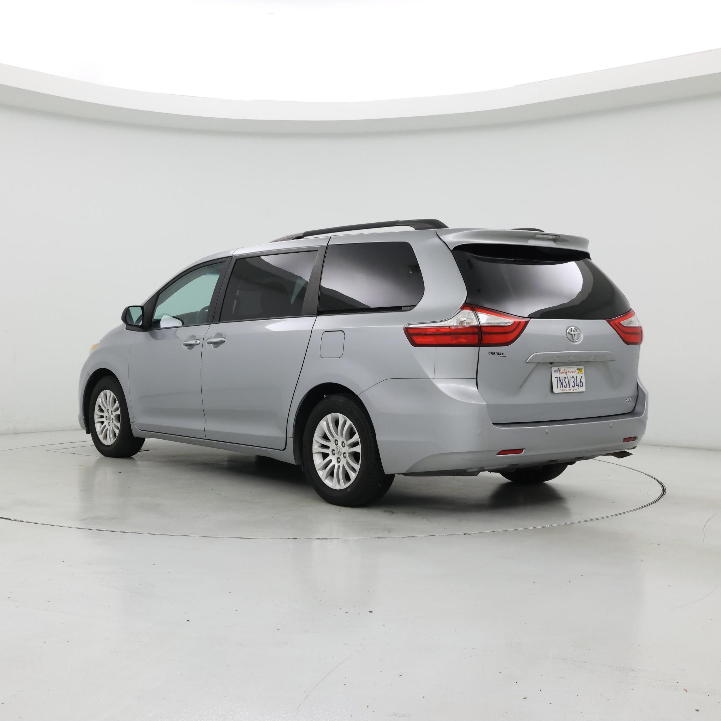 Thumbnail: 2015 Toyota Sienna - 2