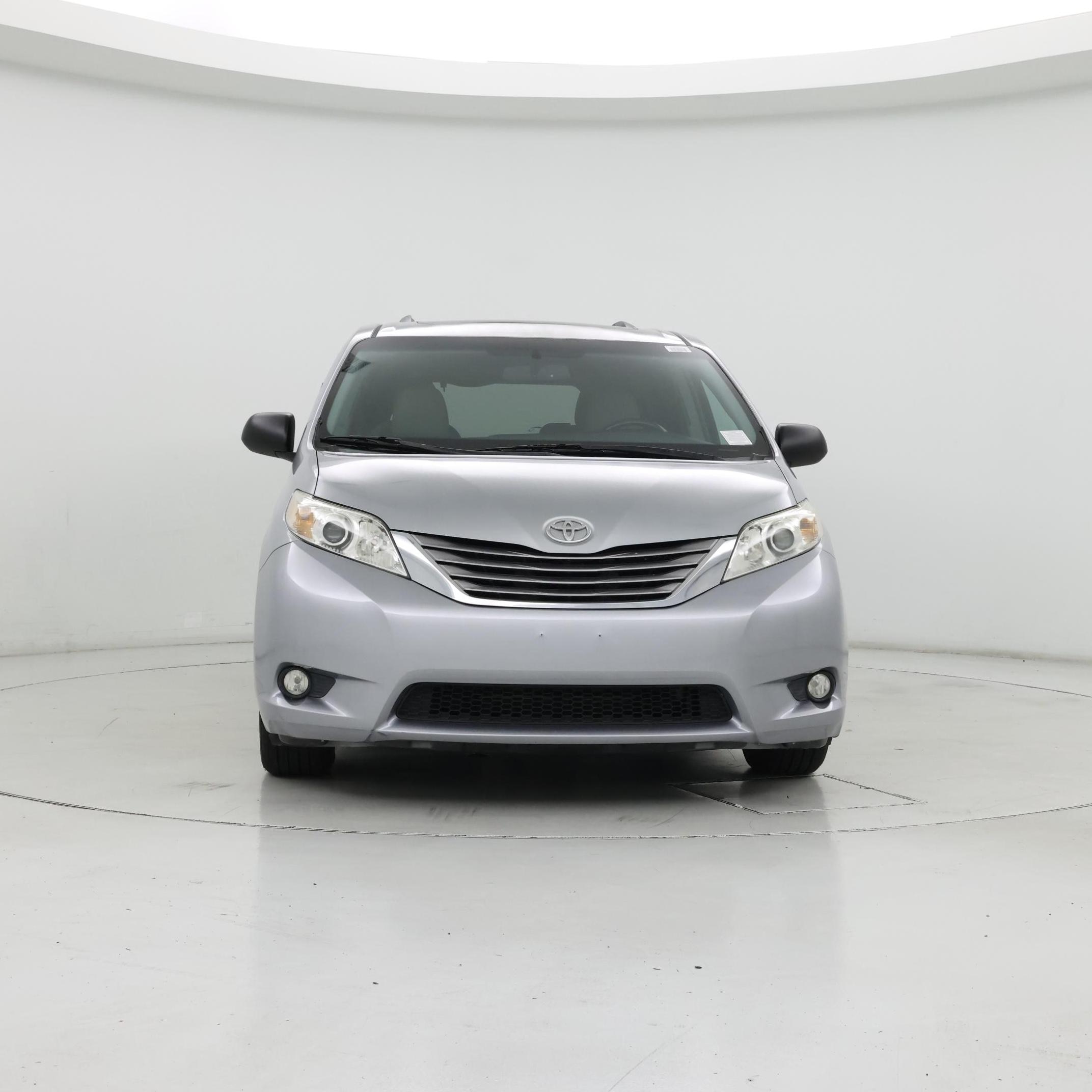 Thumbnail: 2015 Toyota Sienna - 5