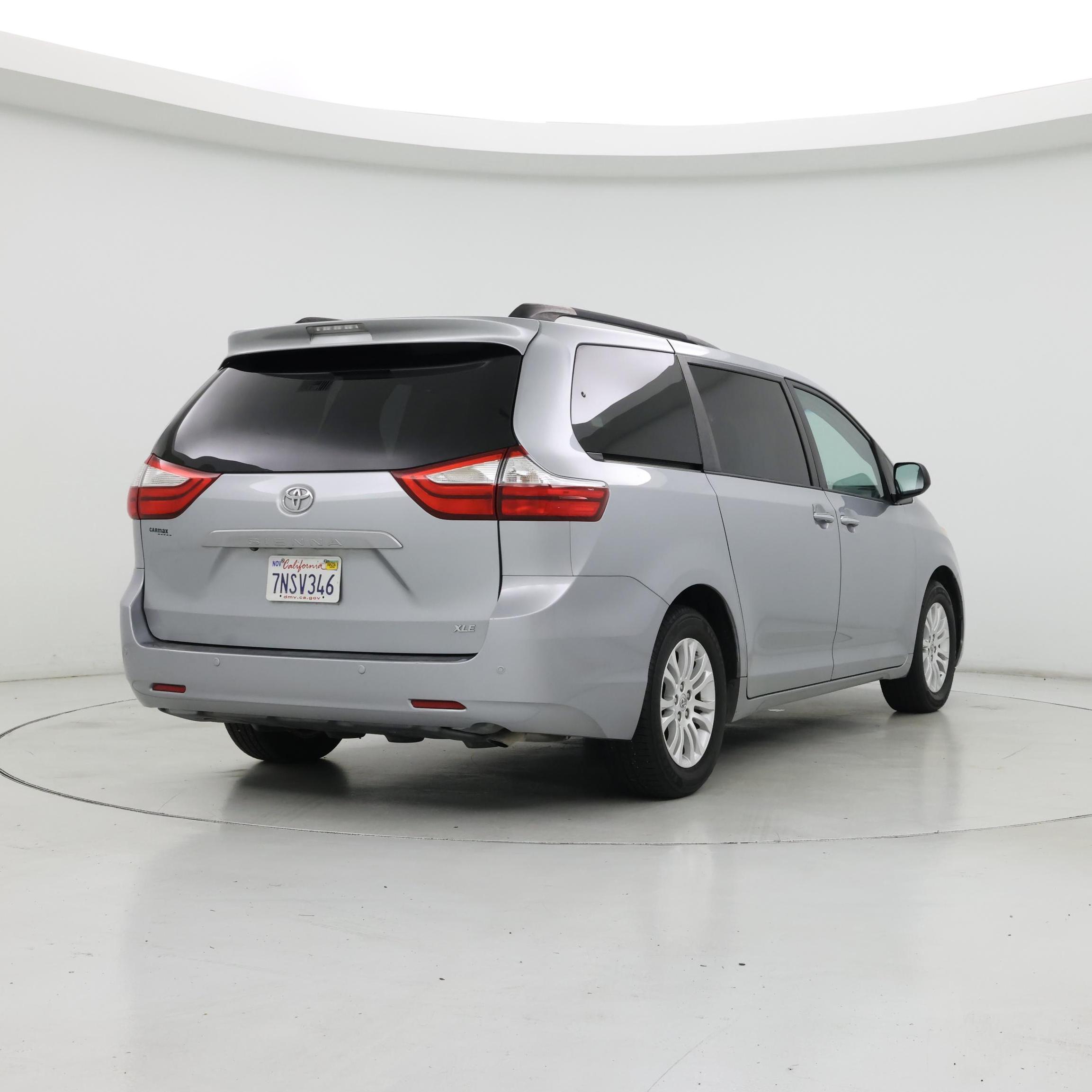Thumbnail: 2015 Toyota Sienna - 8