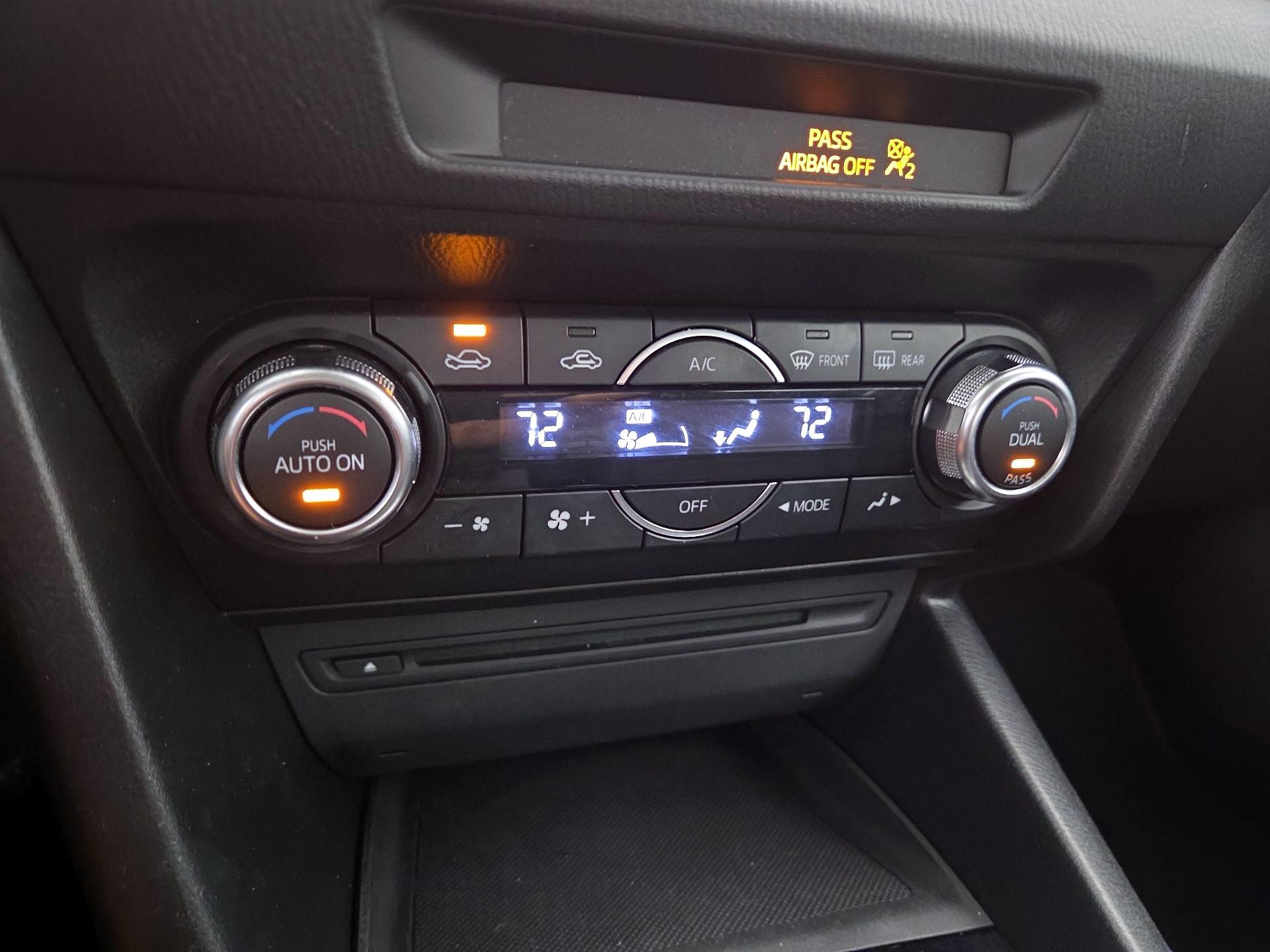 Thumbnail: 2014 Mazda Mazda3 - 17