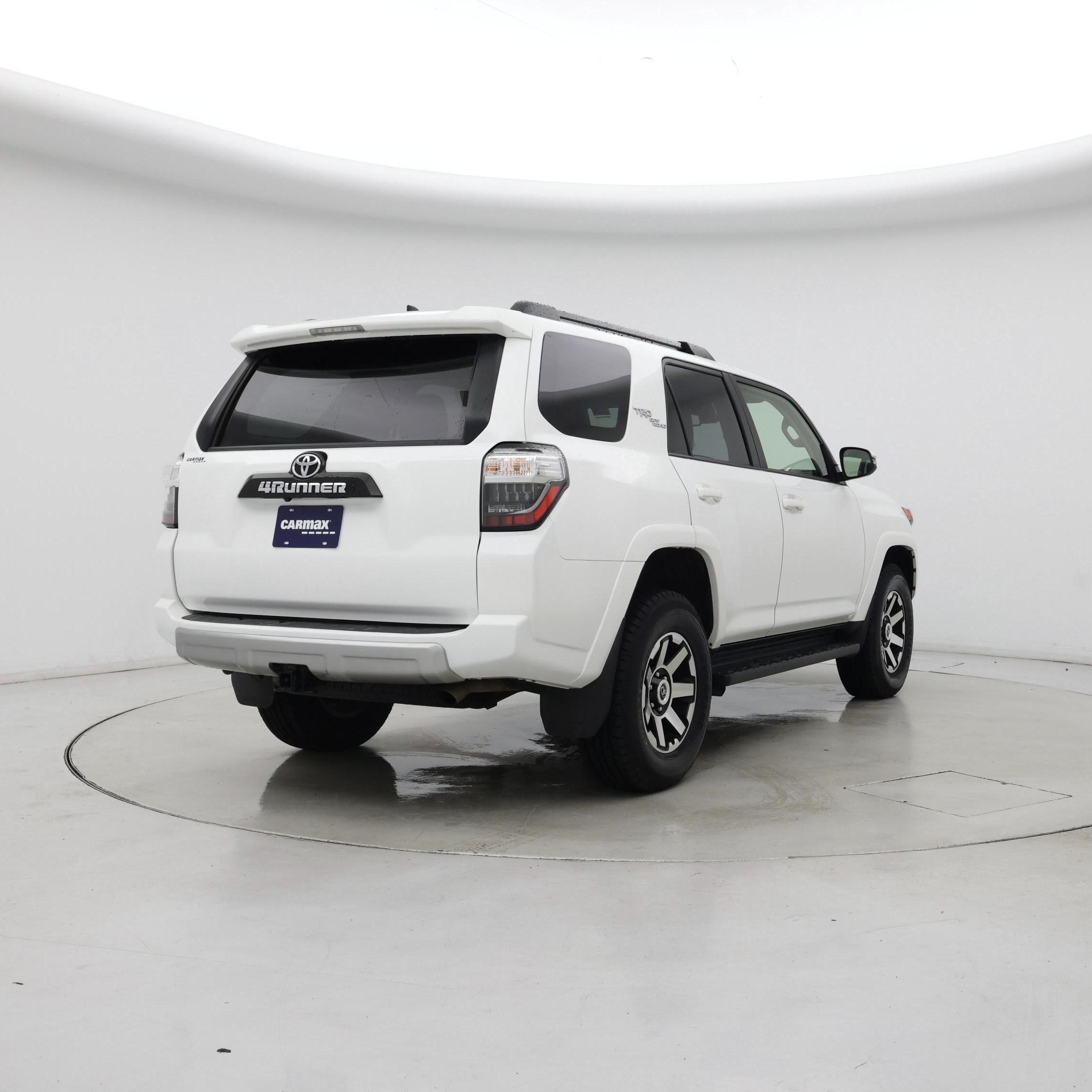 Thumbnail: 2024 Toyota 4Runner - 8