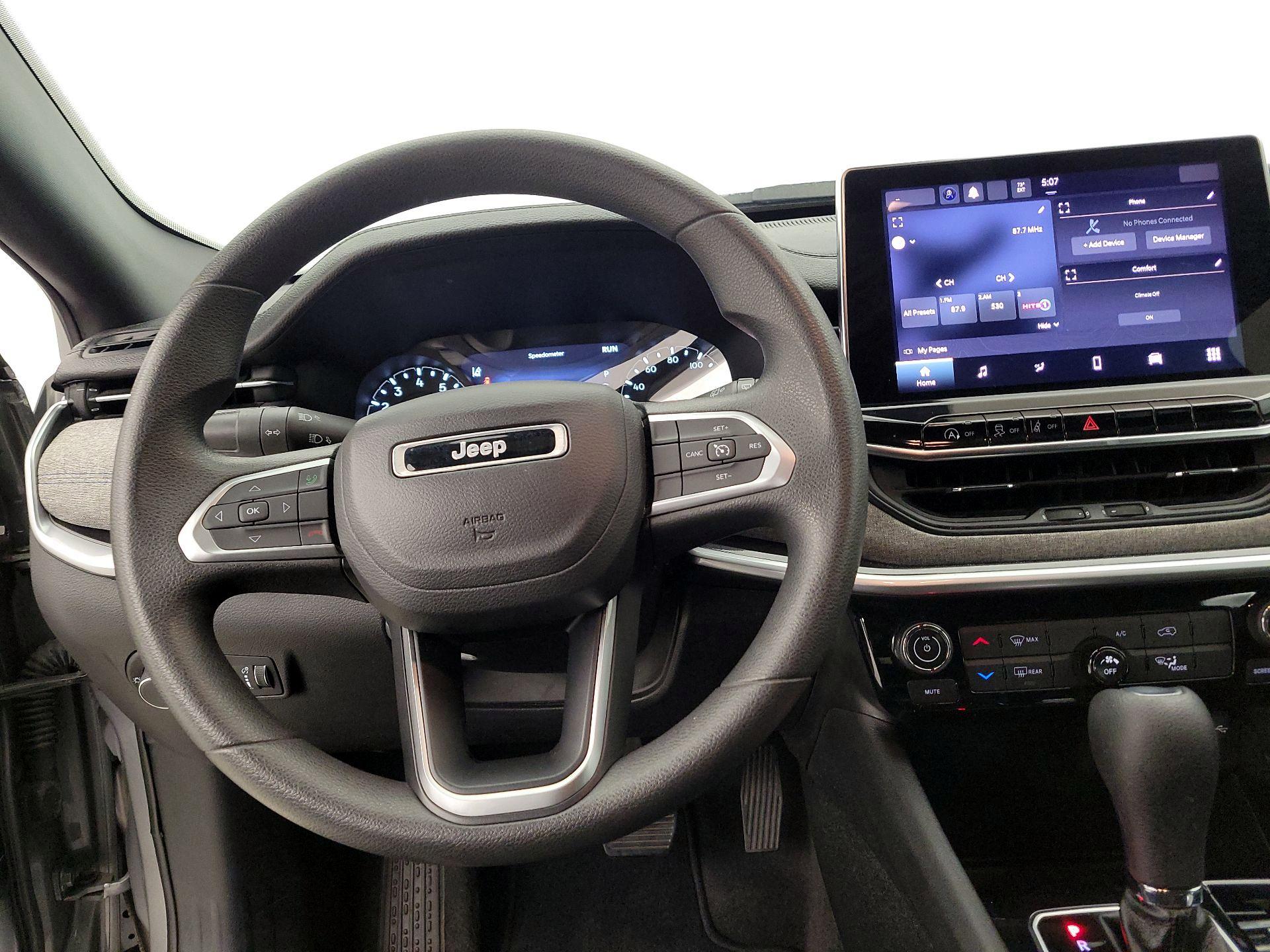 Thumbnail: 2023 Jeep Compass - 10