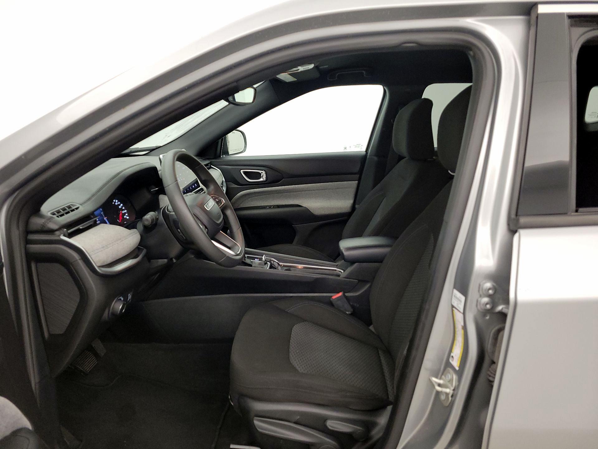 Thumbnail: 2023 Jeep Compass - 11