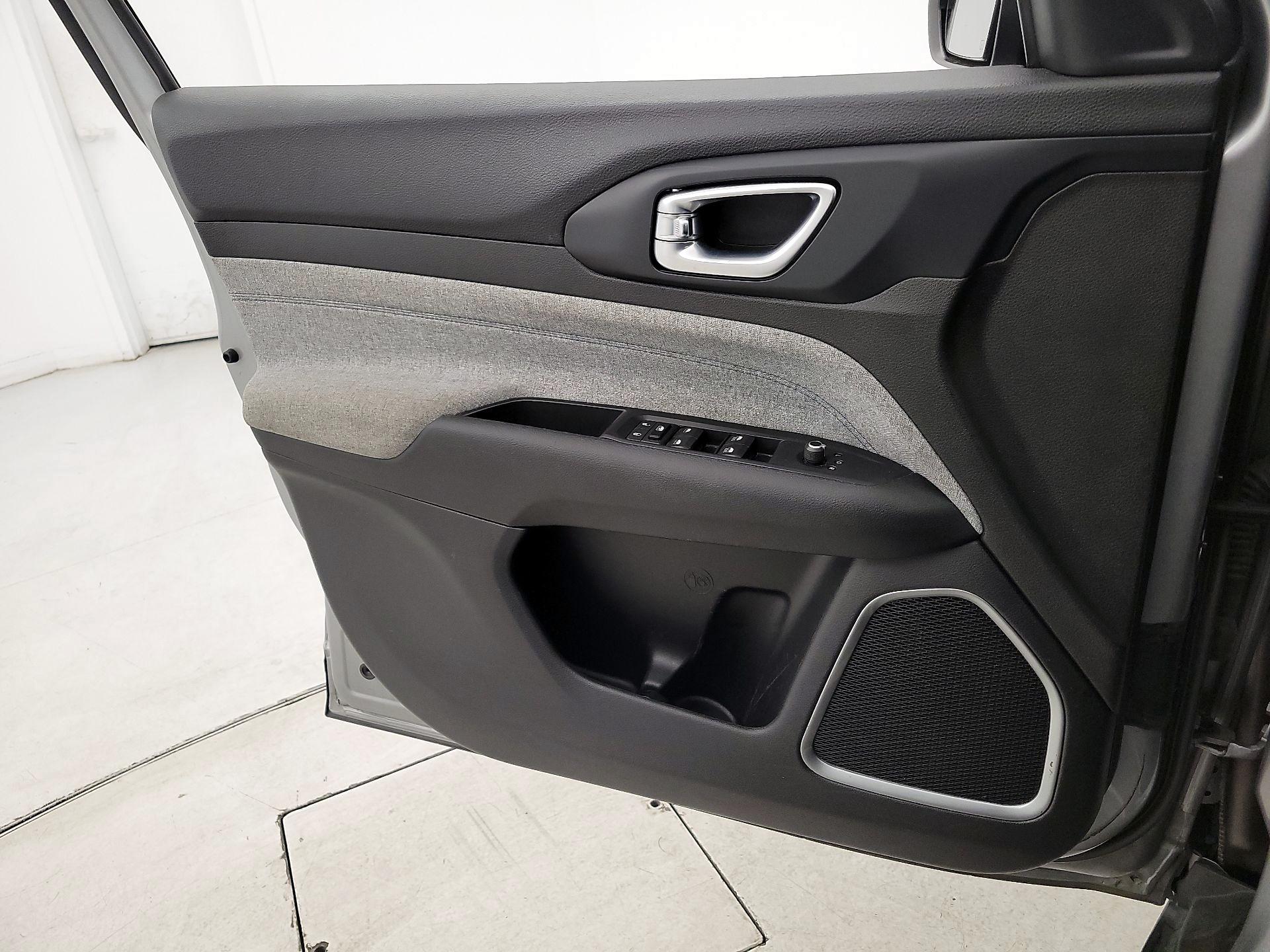 Thumbnail: 2023 Jeep Compass - 12