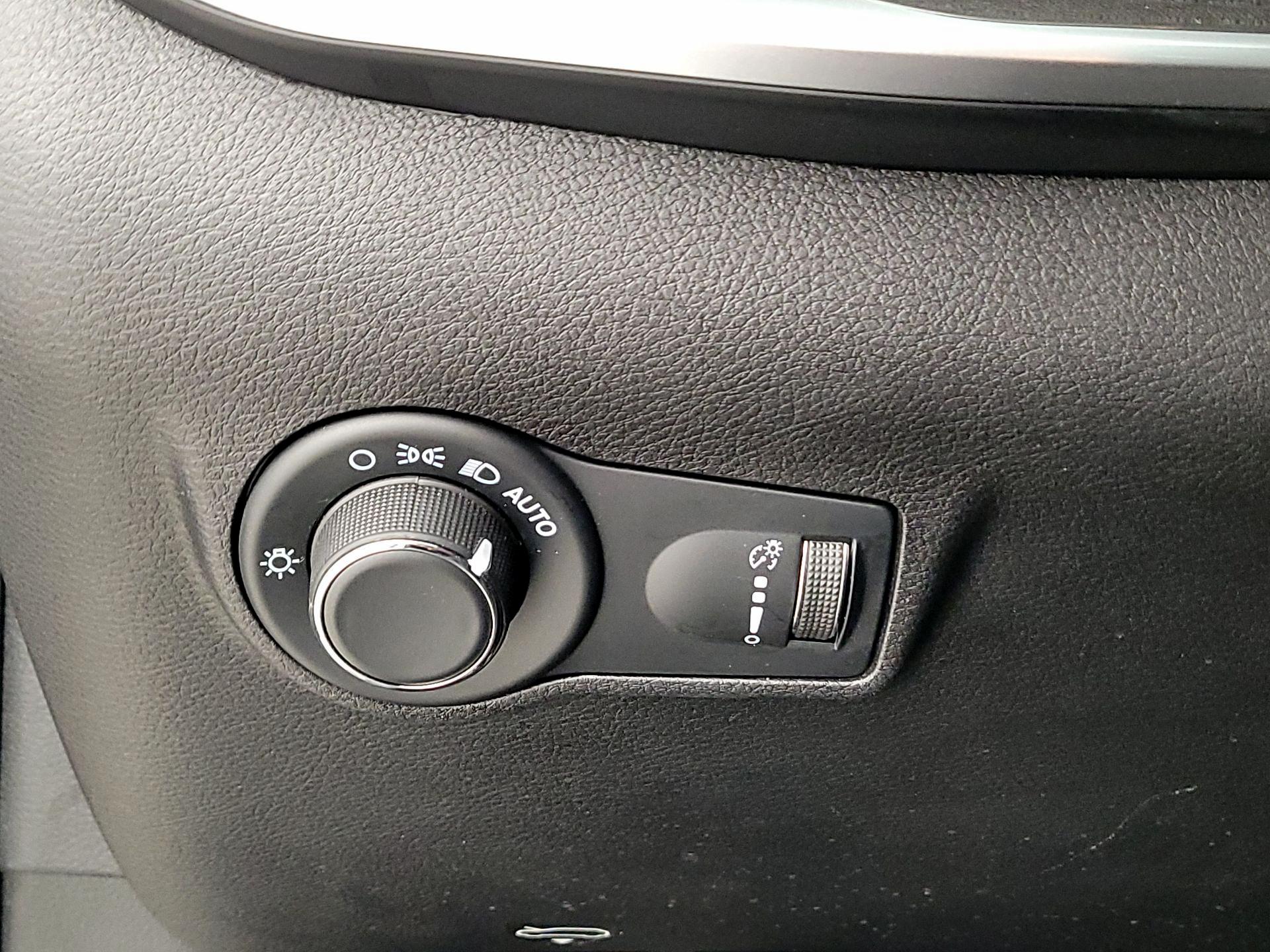 Thumbnail: 2023 Jeep Compass - 13