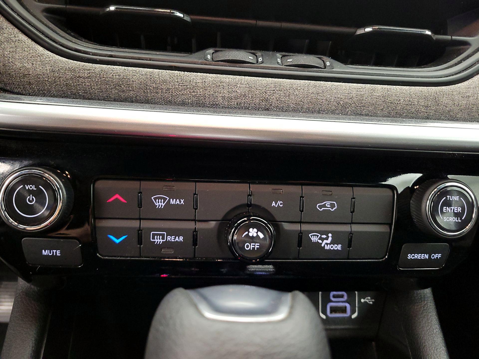 Thumbnail: 2023 Jeep Compass - 16