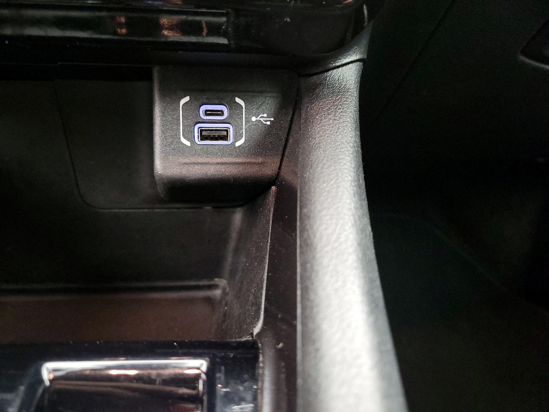 Thumbnail: 2023 Jeep Compass - 18