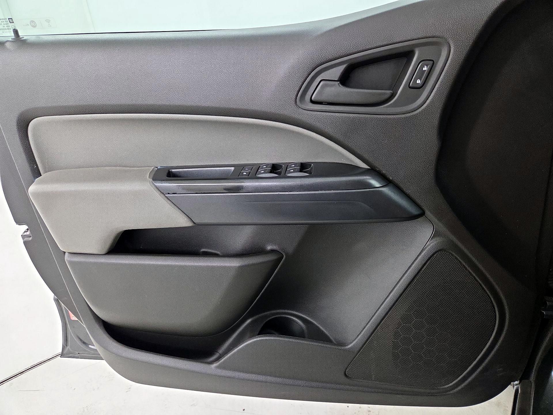 Thumbnail: 2016 Chevrolet Colorado - 12