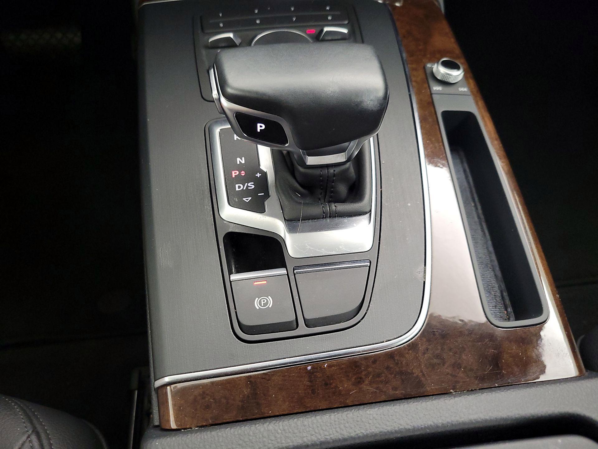 Thumbnail: 2020 Audi Q5 - 17