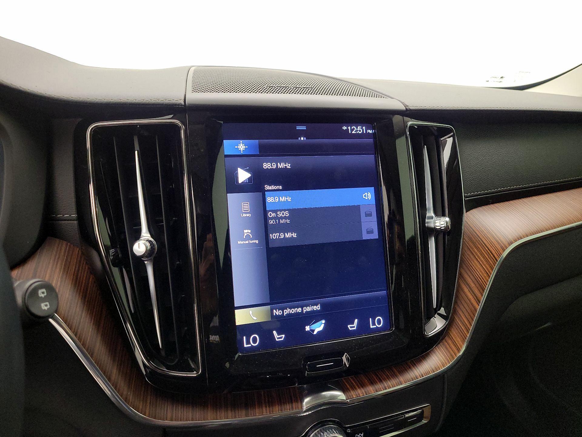 Thumbnail: 2020 Volvo XC60 - 16