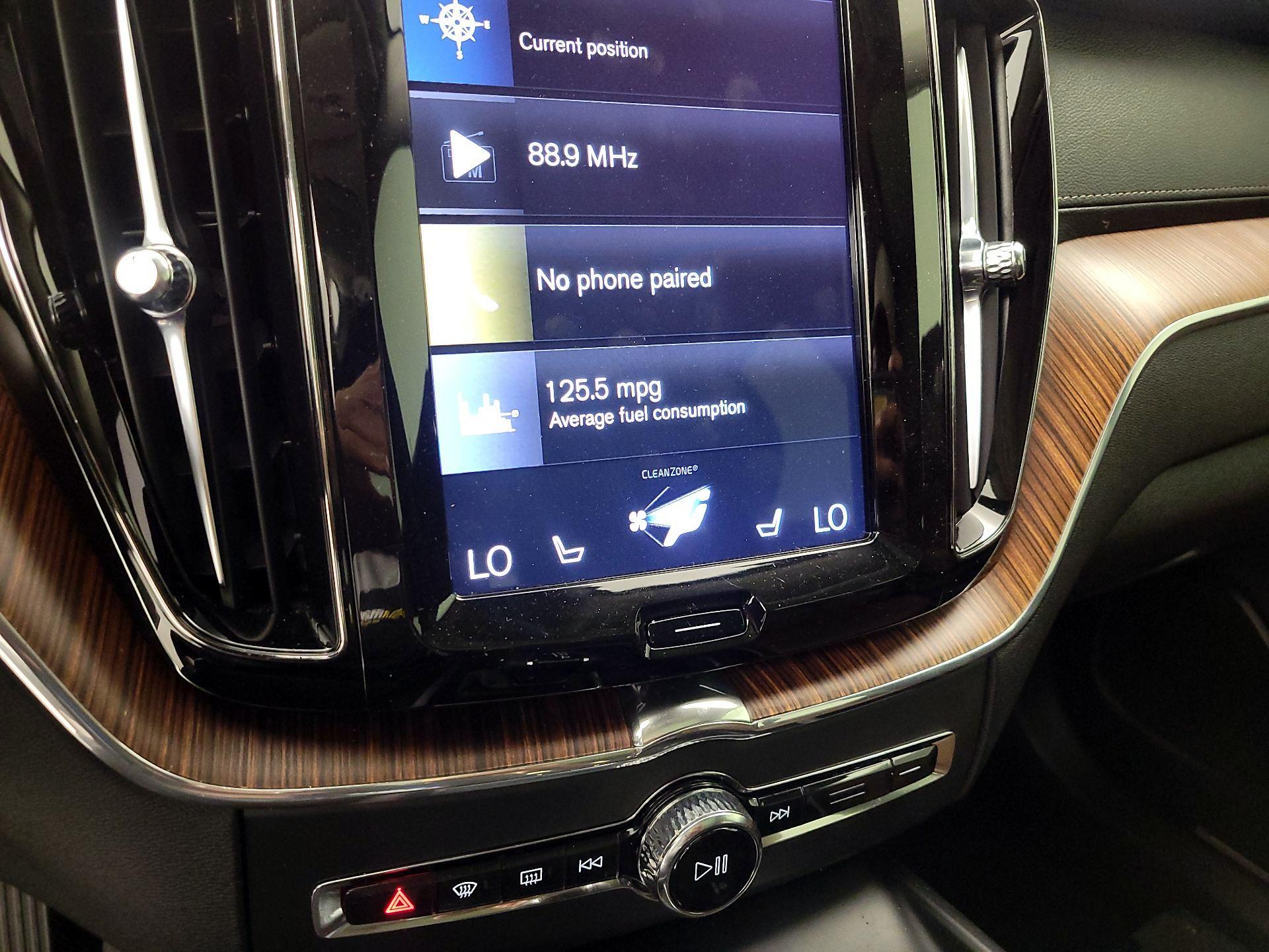 Thumbnail: 2020 Volvo XC60 - 17