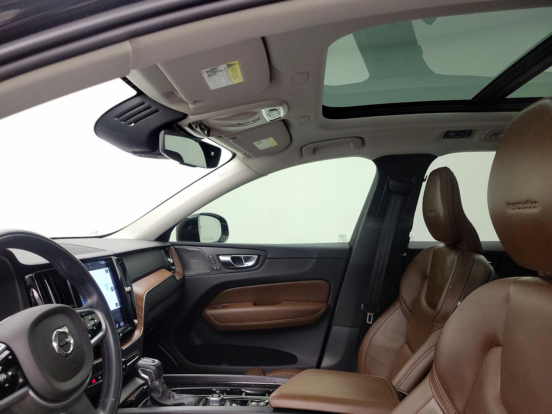 Thumbnail: 2020 Volvo XC60 - 20