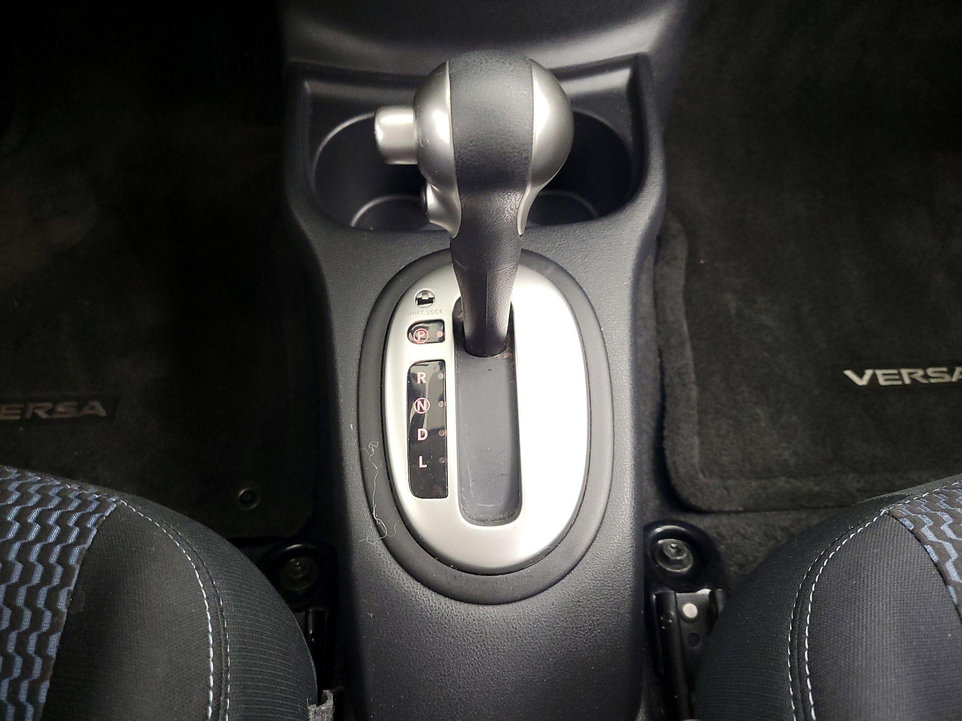Thumbnail: 2016 Nissan Versa Note - 17