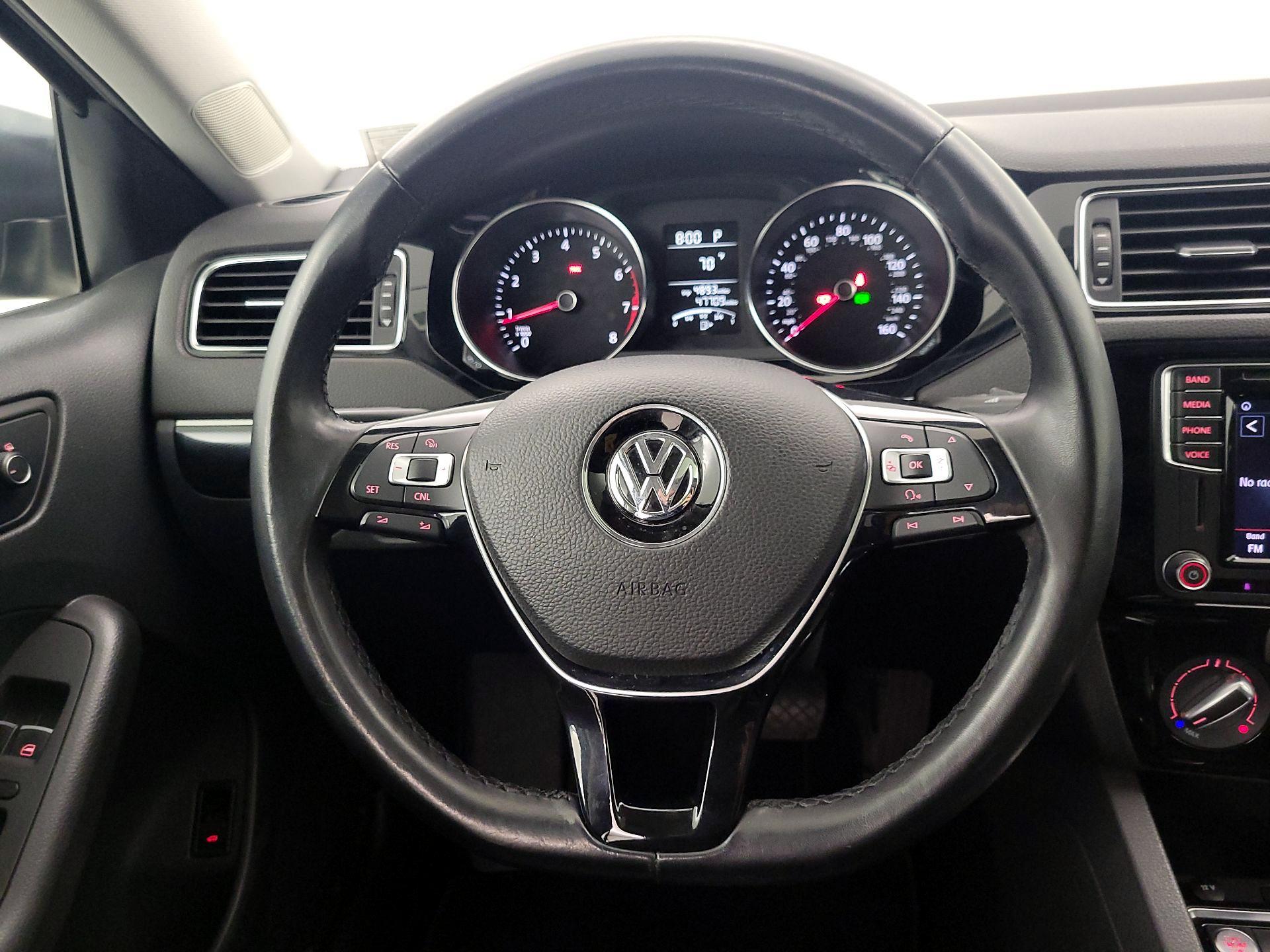 Thumbnail: 2016 Volkswagen Jetta - 10