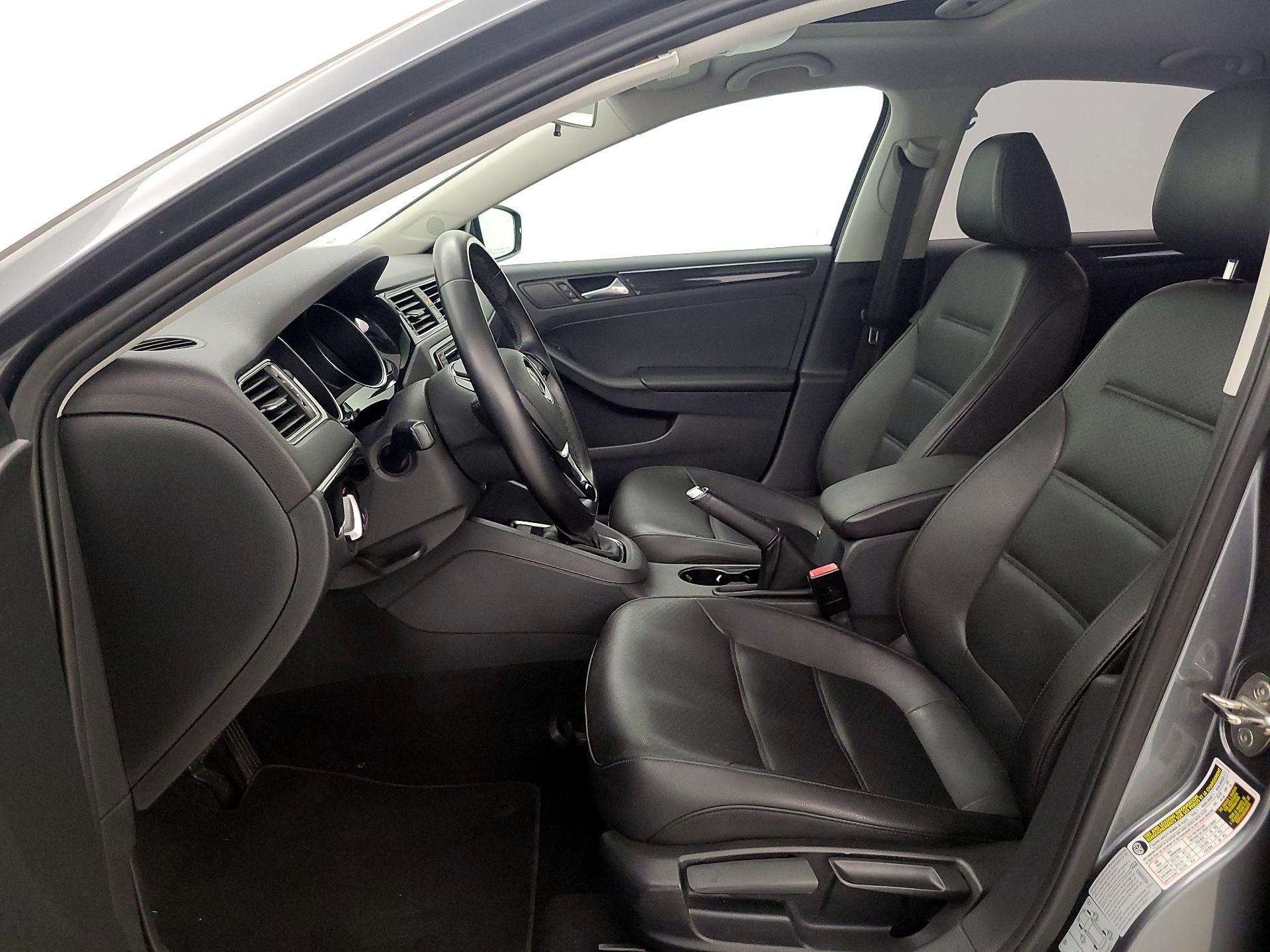 Thumbnail: 2016 Volkswagen Jetta - 11