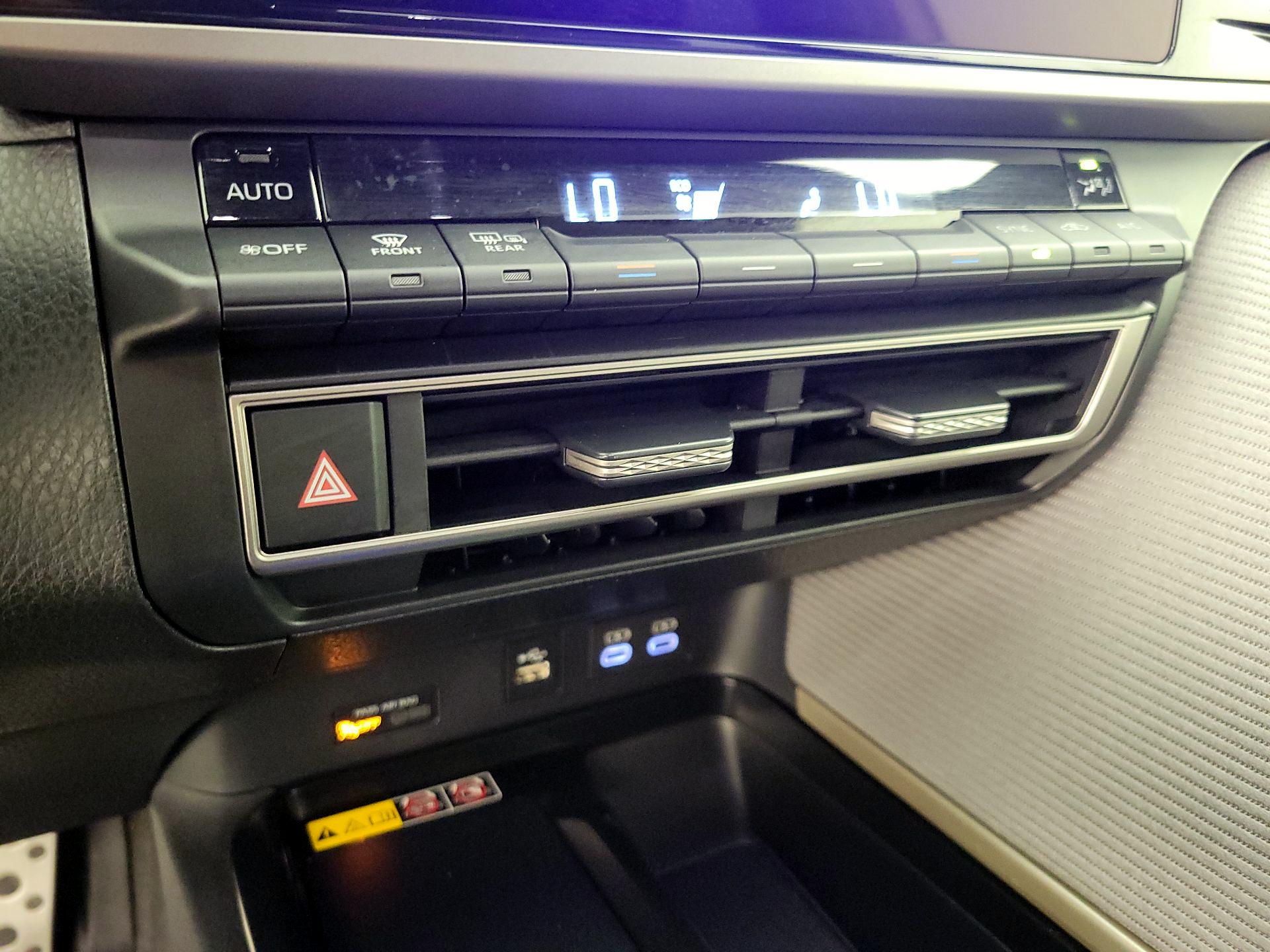 Thumbnail: 2025 Toyota Camry - 16