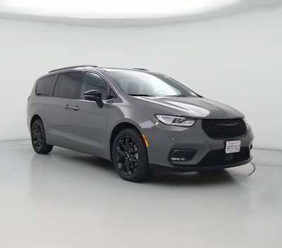Gray 2023 Chrysler Pacifica Limited