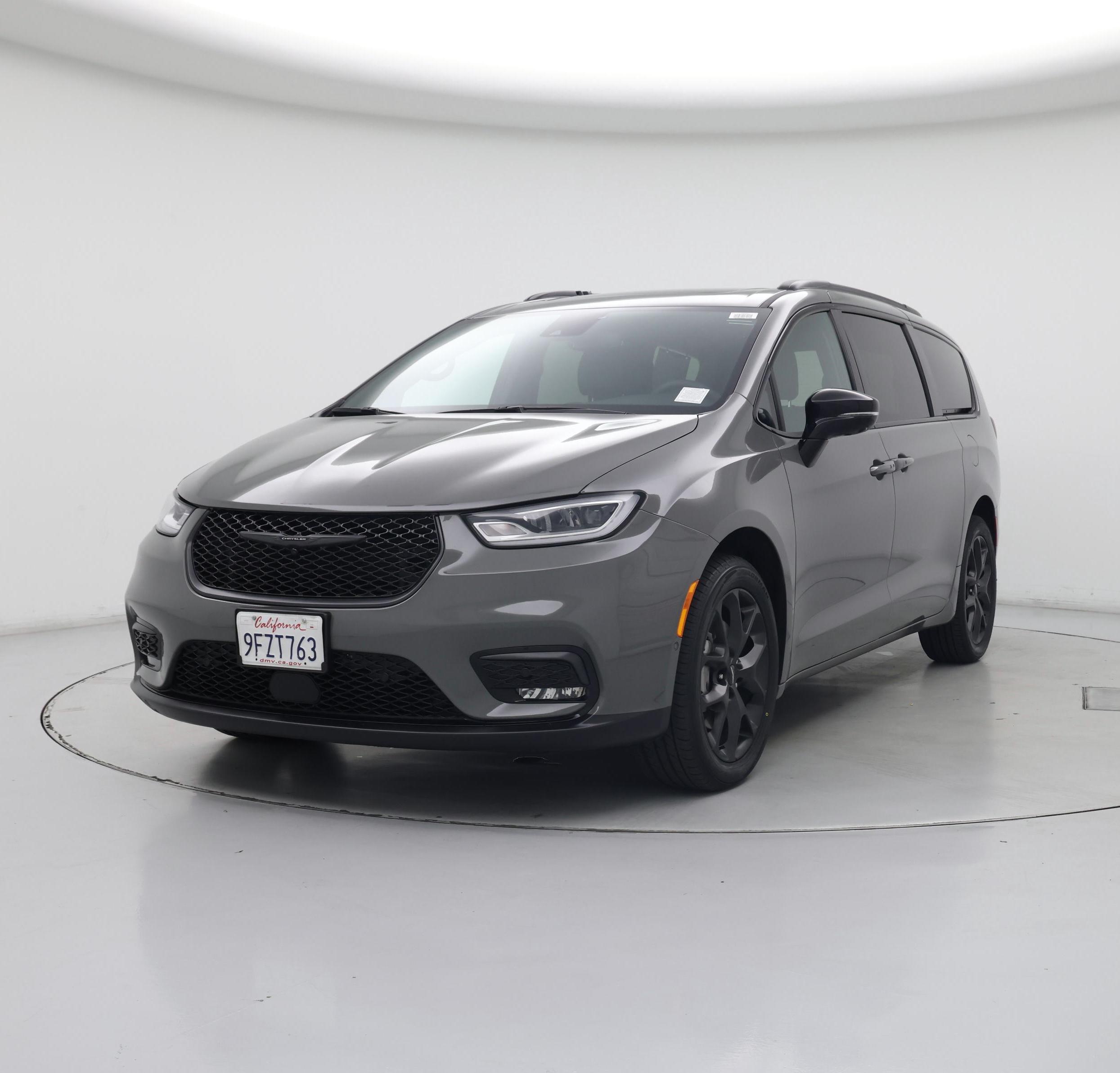 Thumbnail: 2023 Chrysler Pacifica - 4