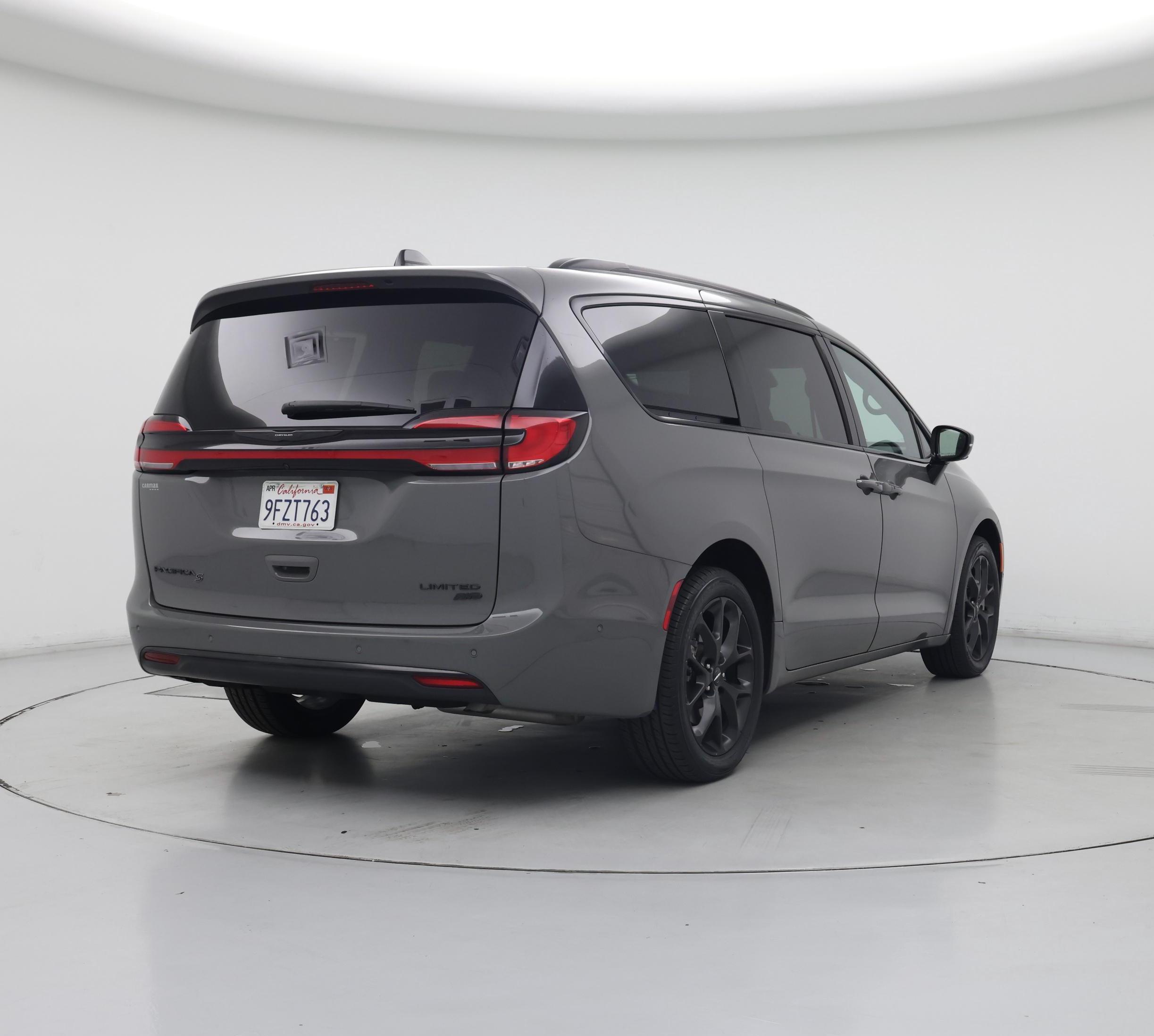 Thumbnail: 2023 Chrysler Pacifica - 8