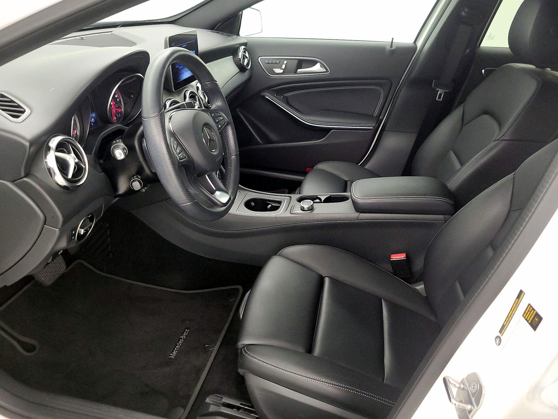 Thumbnail: 2019 Mercedes-Benz GLA - 11