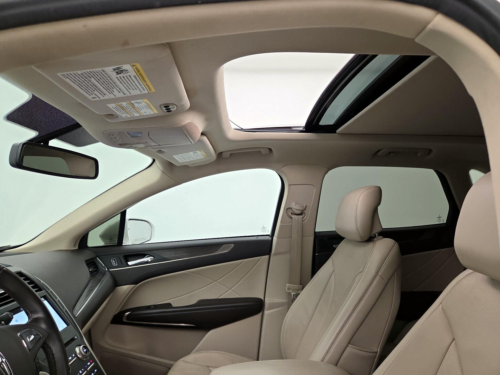 Thumbnail: 2017 Lincoln MKC - 20