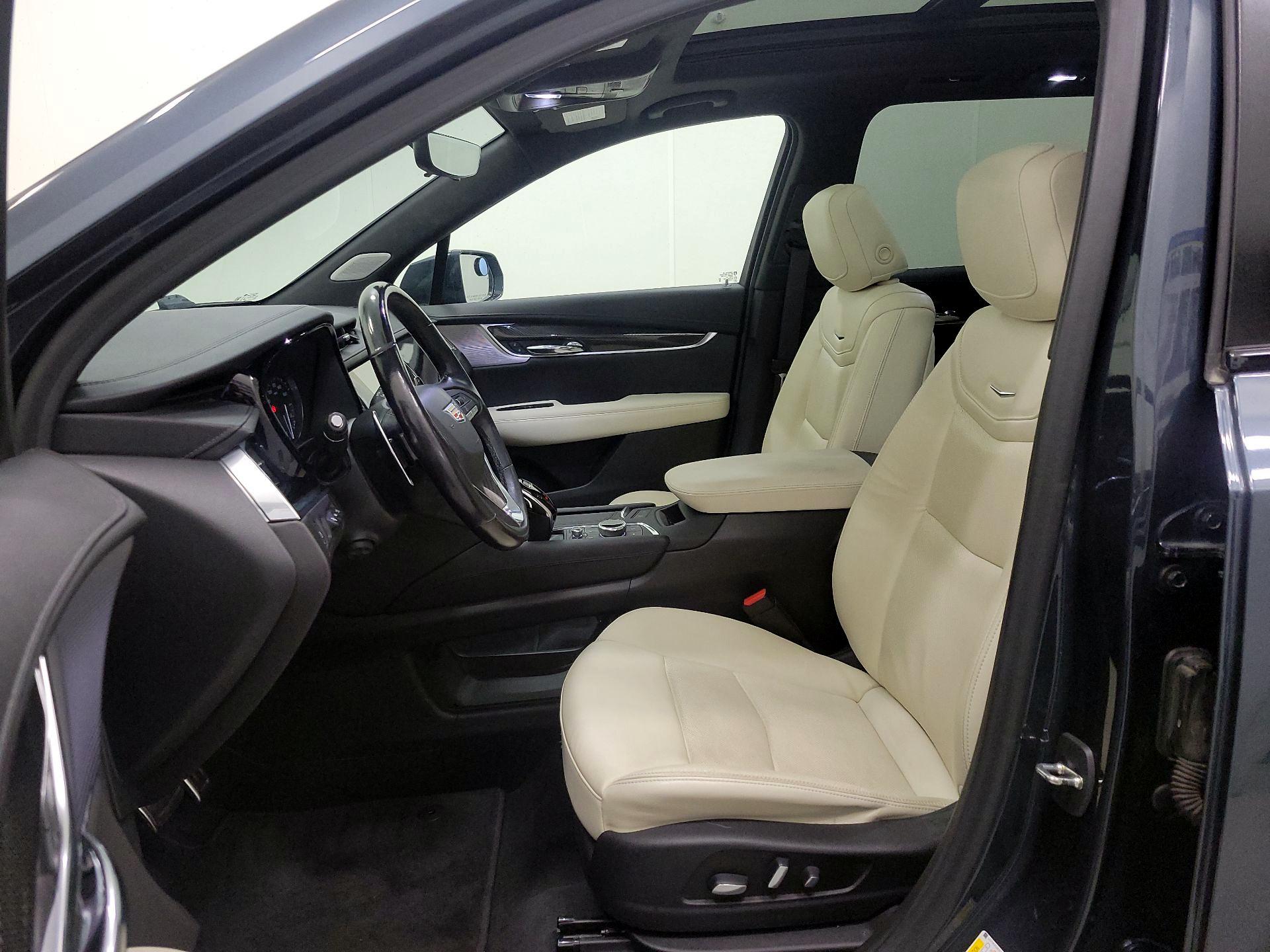 Thumbnail: 2020 Cadillac XT6 - 11