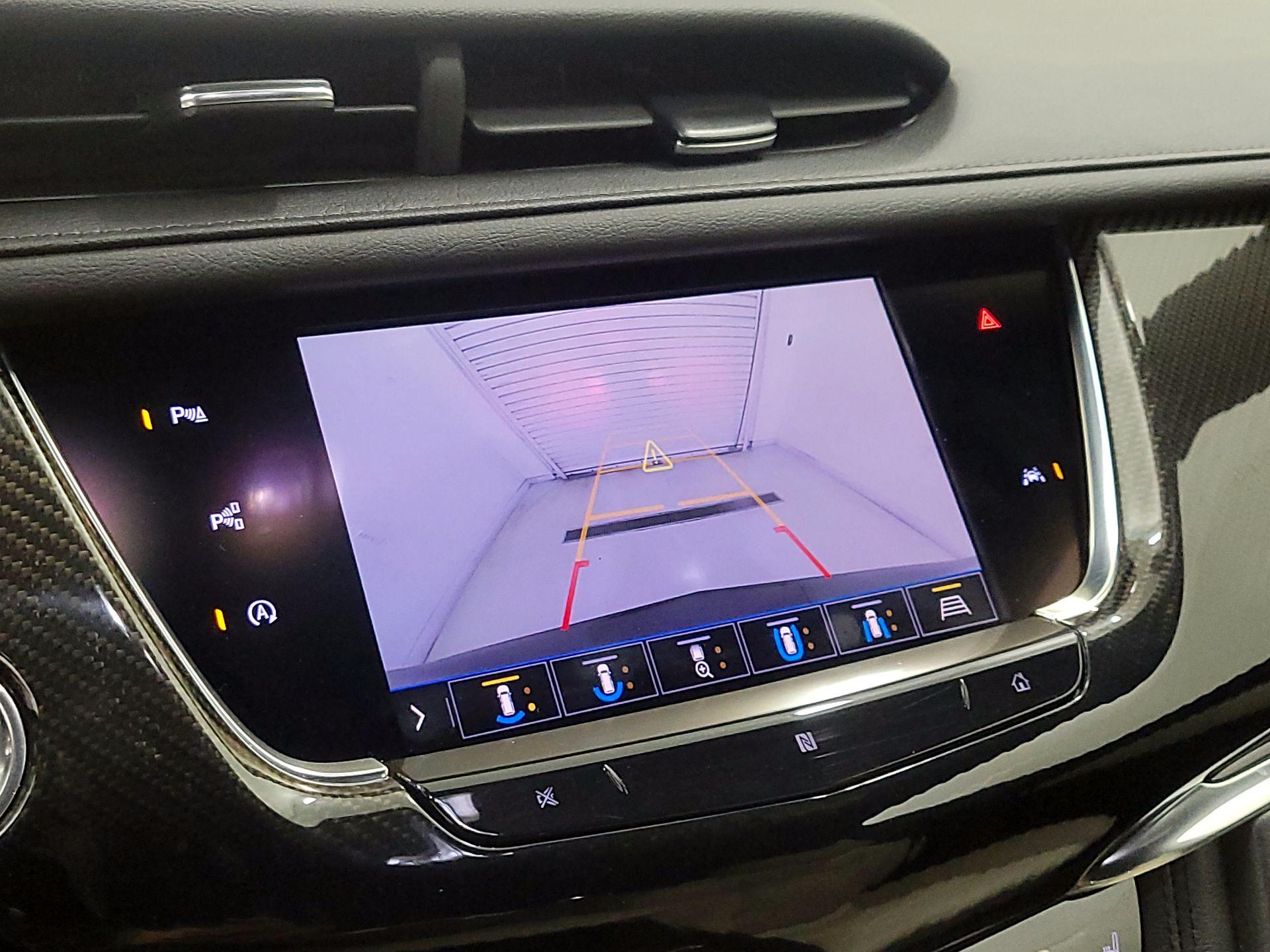 Thumbnail: 2020 Cadillac XT6 - 15