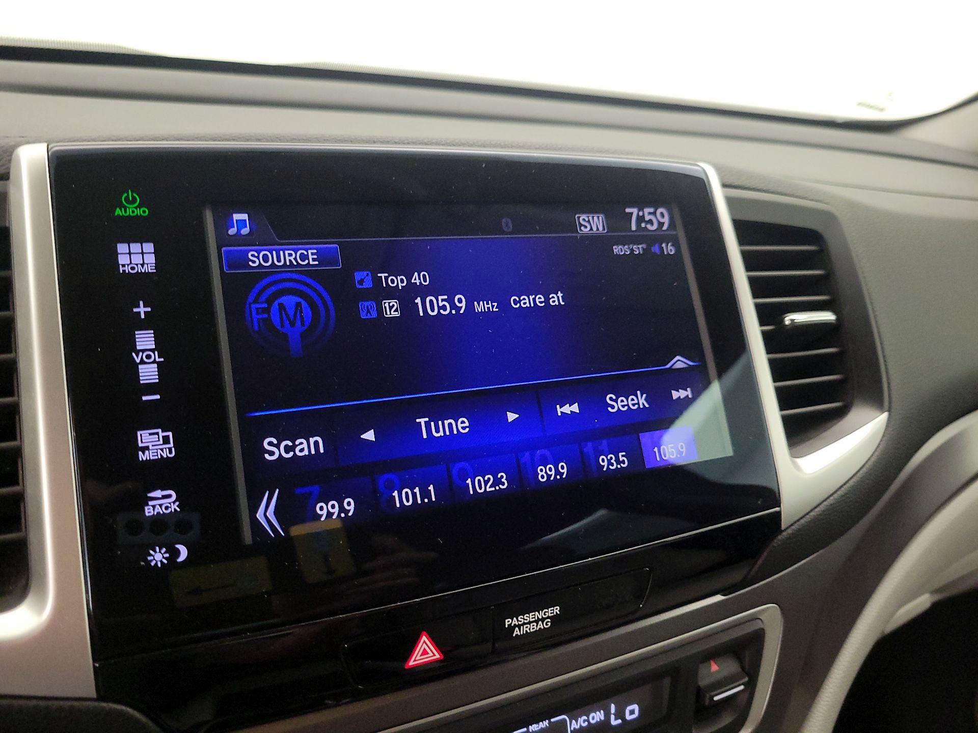 Thumbnail: 2016 Honda Pilot - 15
