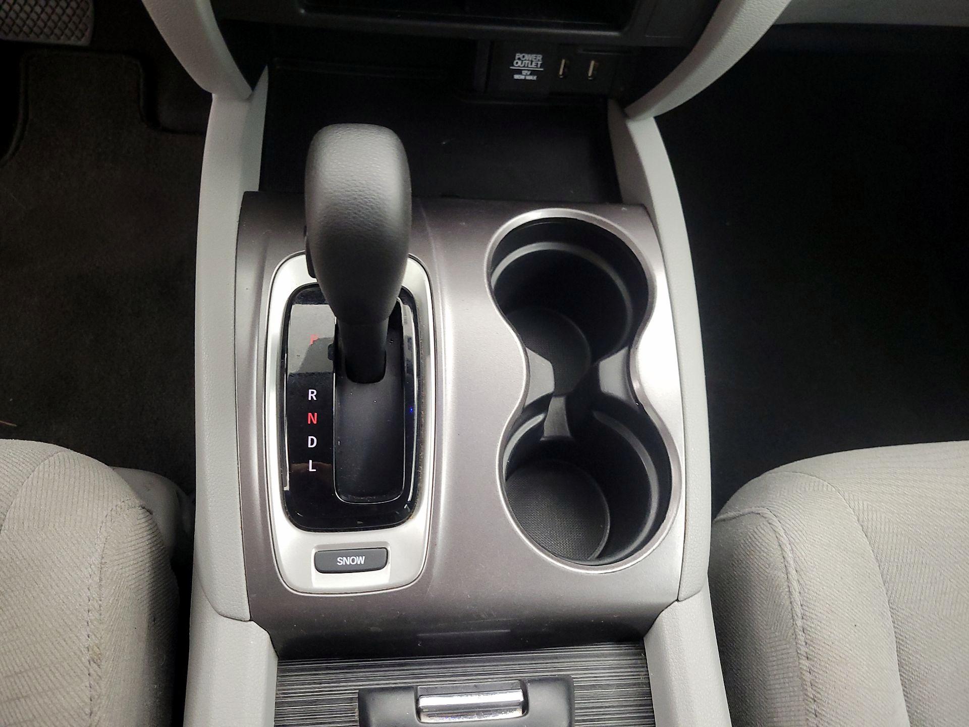 Thumbnail: 2016 Honda Pilot - 17