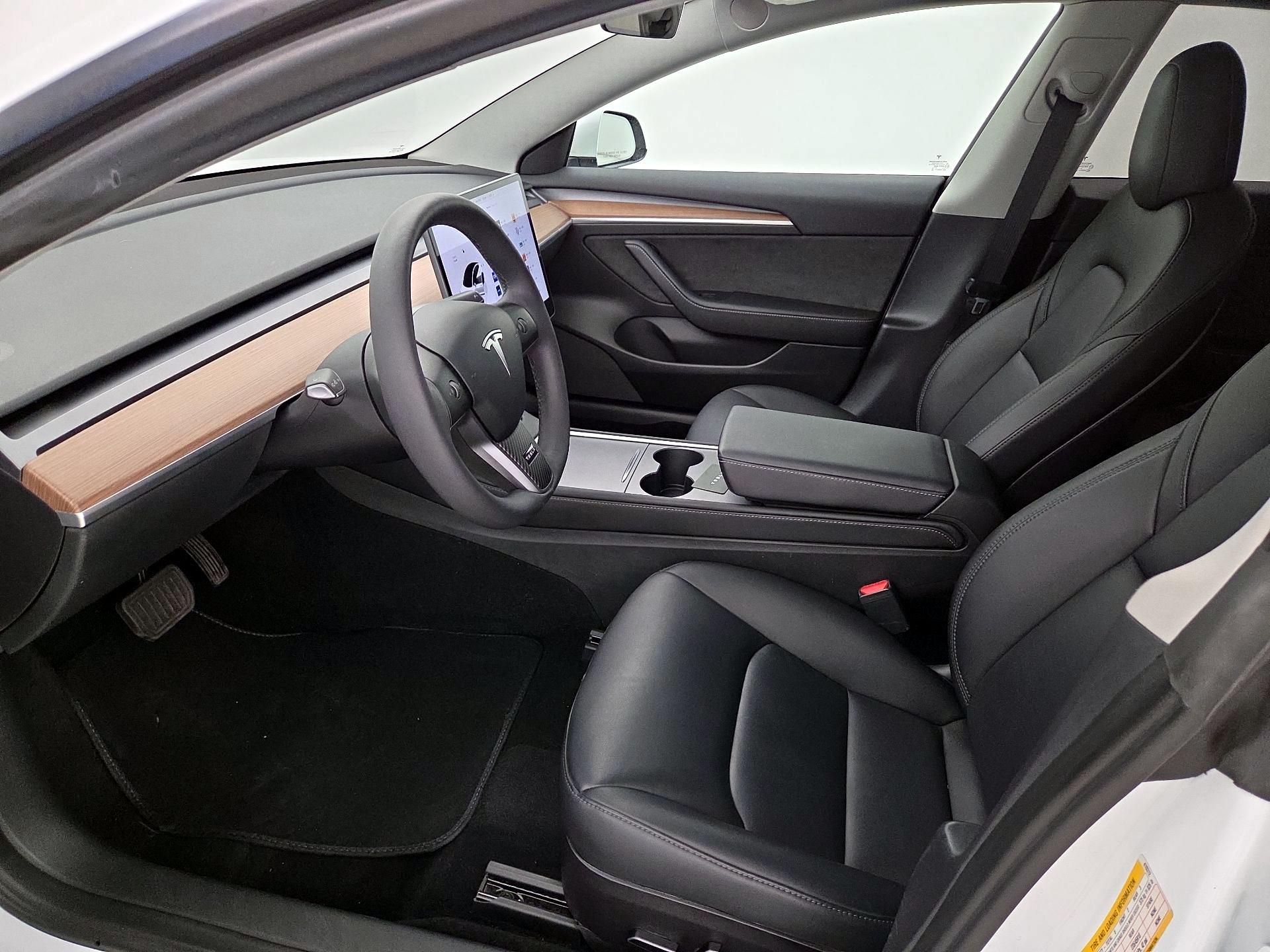 Thumbnail: 2023 Tesla Model 3 - 11