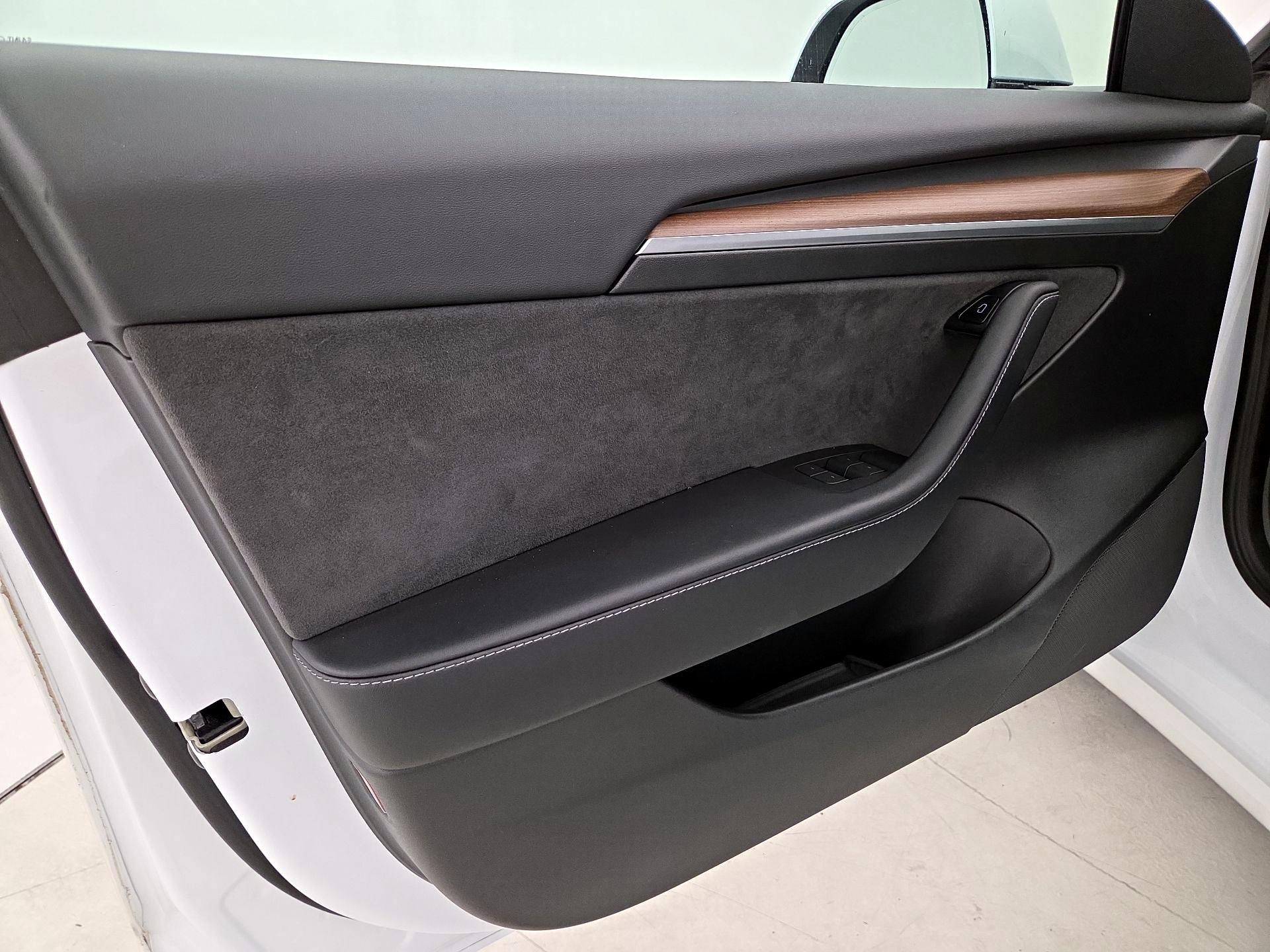 Thumbnail: 2023 Tesla Model 3 - 12
