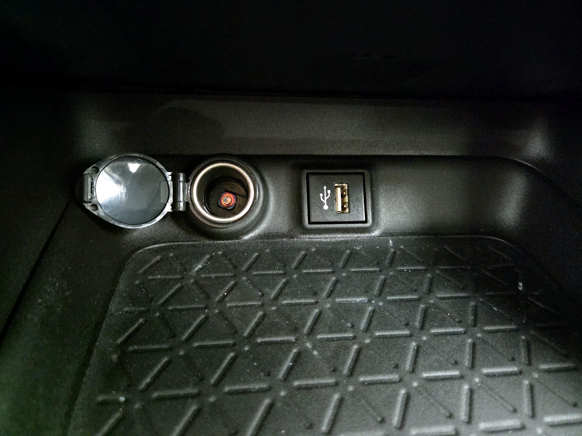 Thumbnail: 2023 Toyota RAV4 - 18