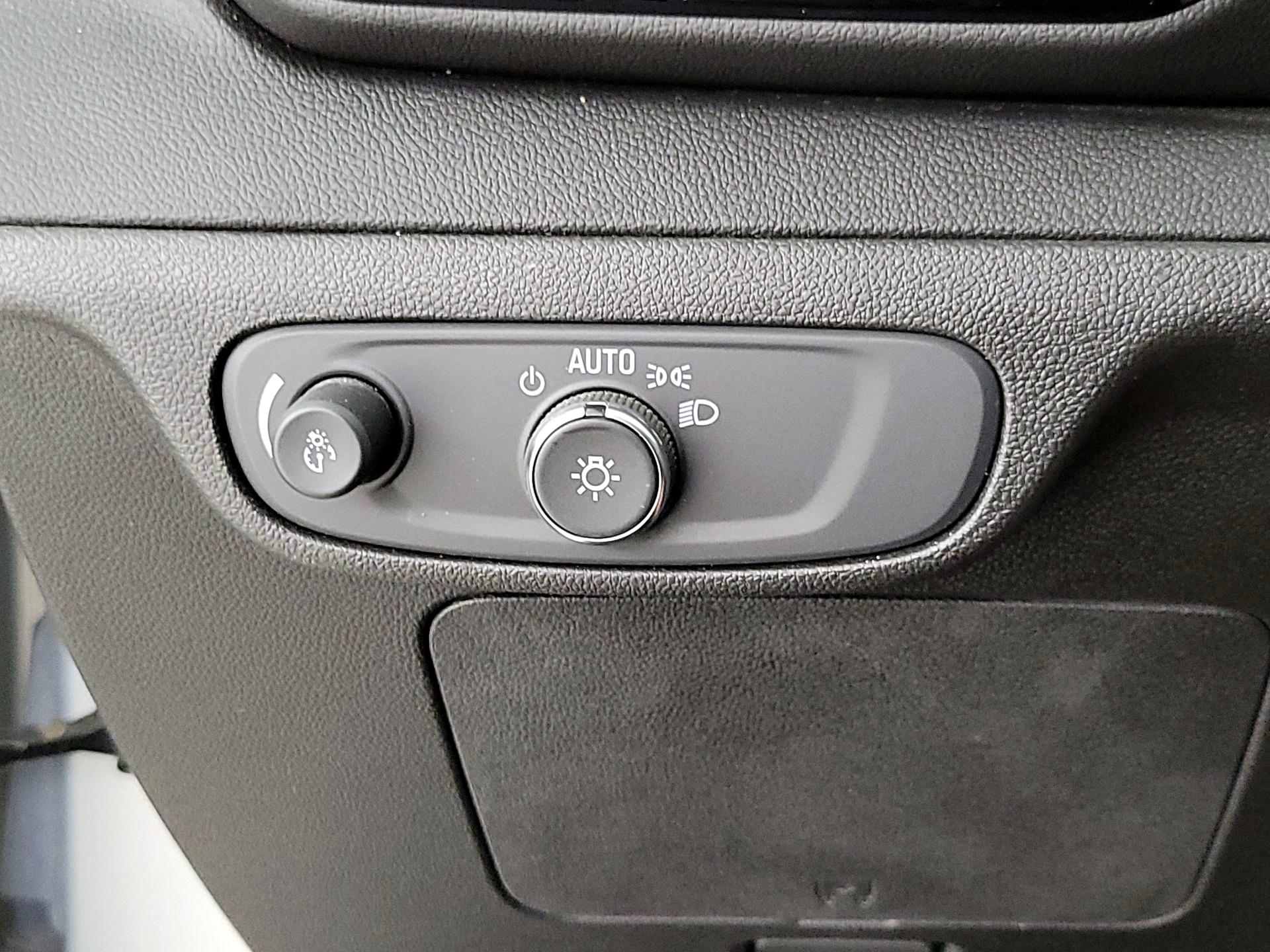 Thumbnail: 2022 Chevrolet Bolt EUV - 13