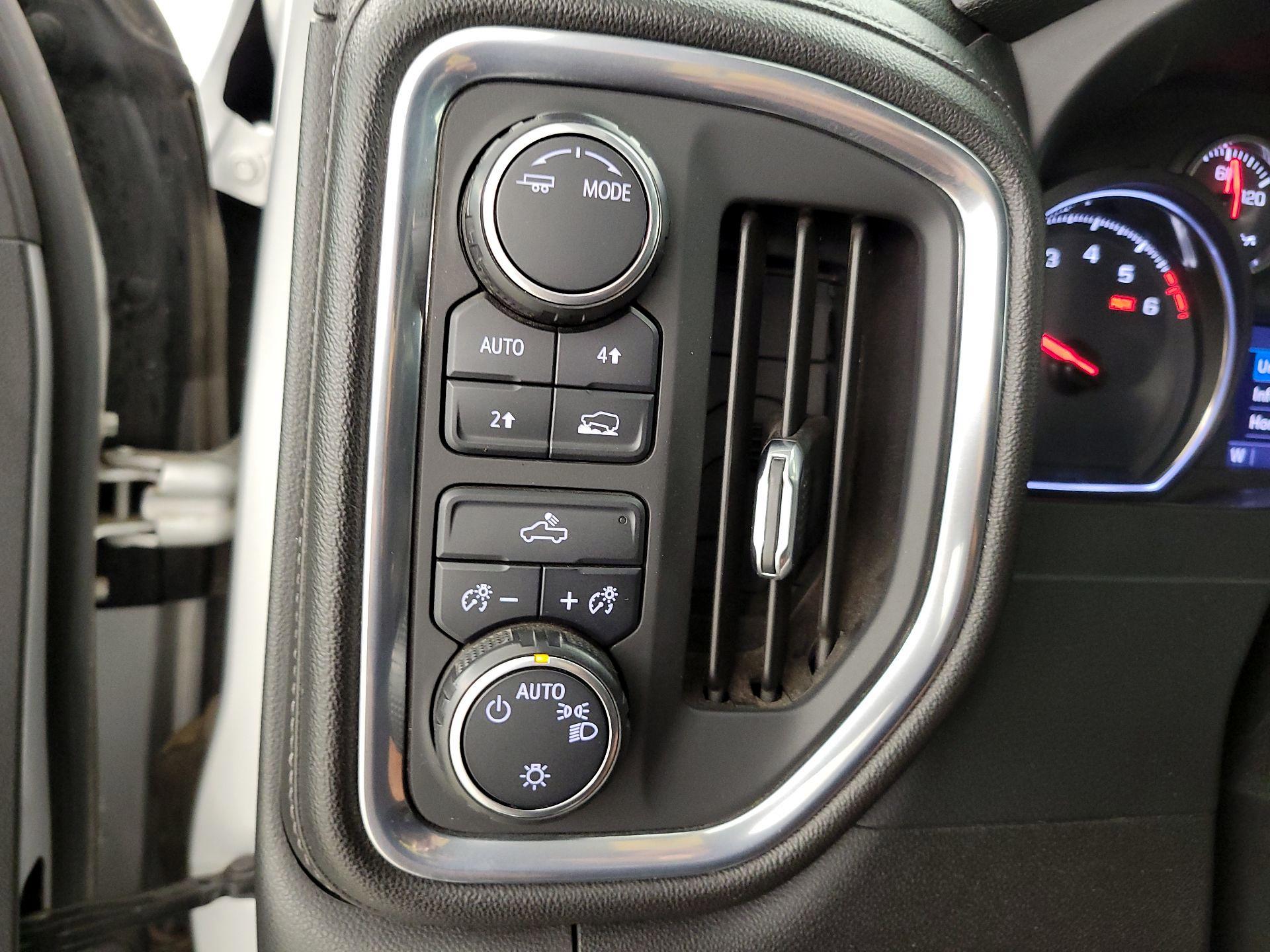 Thumbnail: 2020 Chevrolet Silverado 1500 - 13