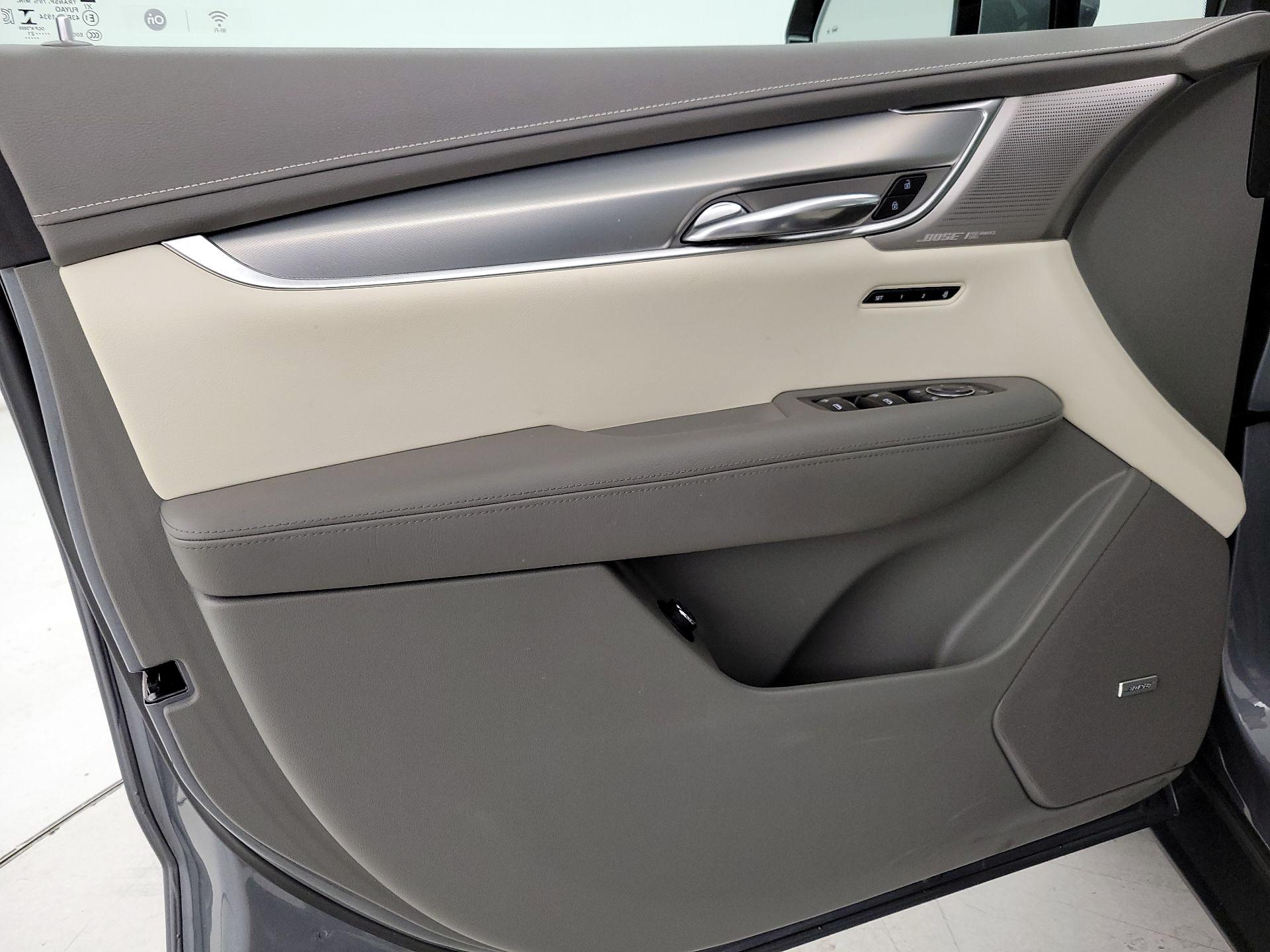 Thumbnail: 2021 Cadillac XT5 - 12