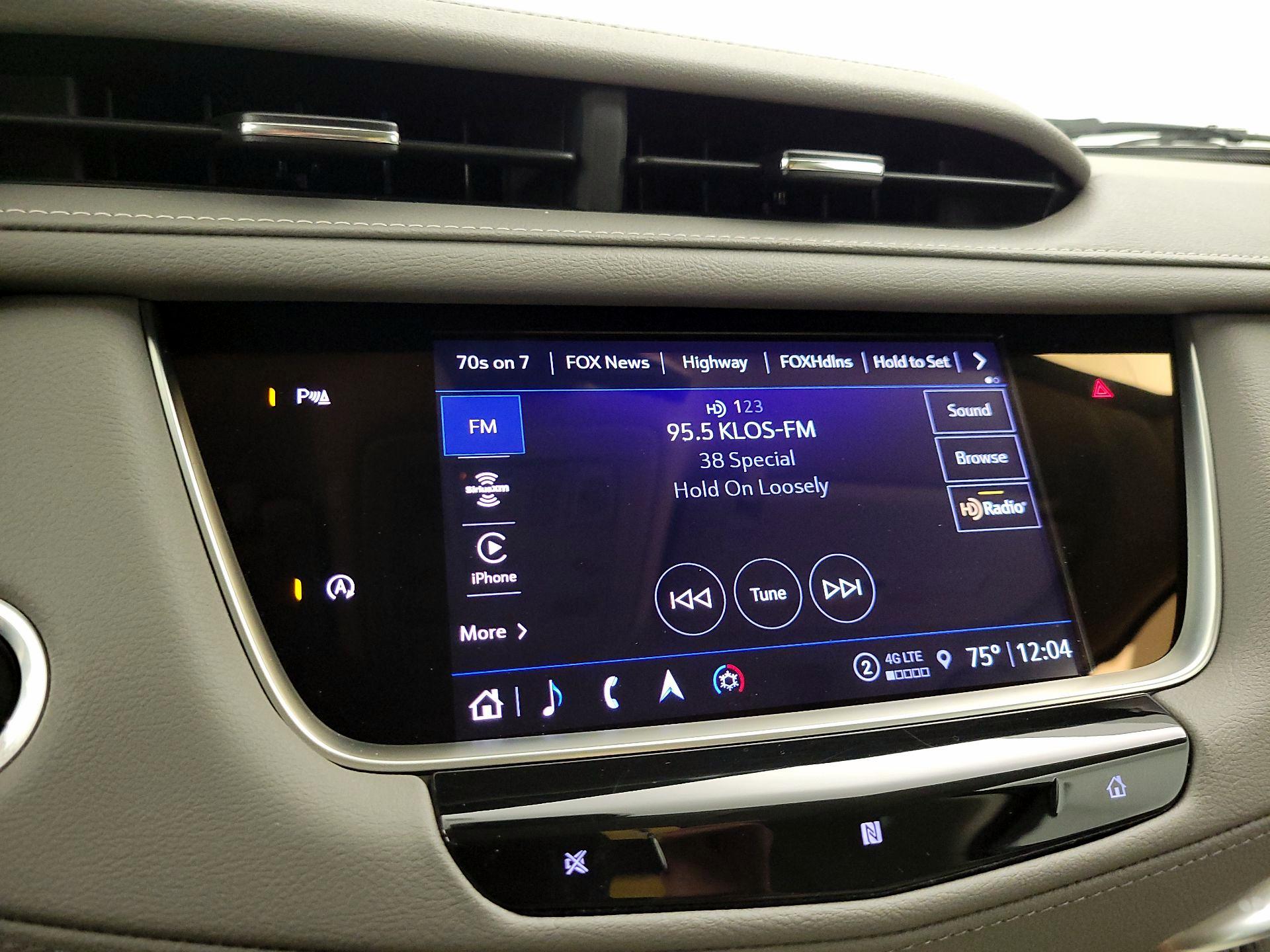 Thumbnail: 2021 Cadillac XT5 - 16