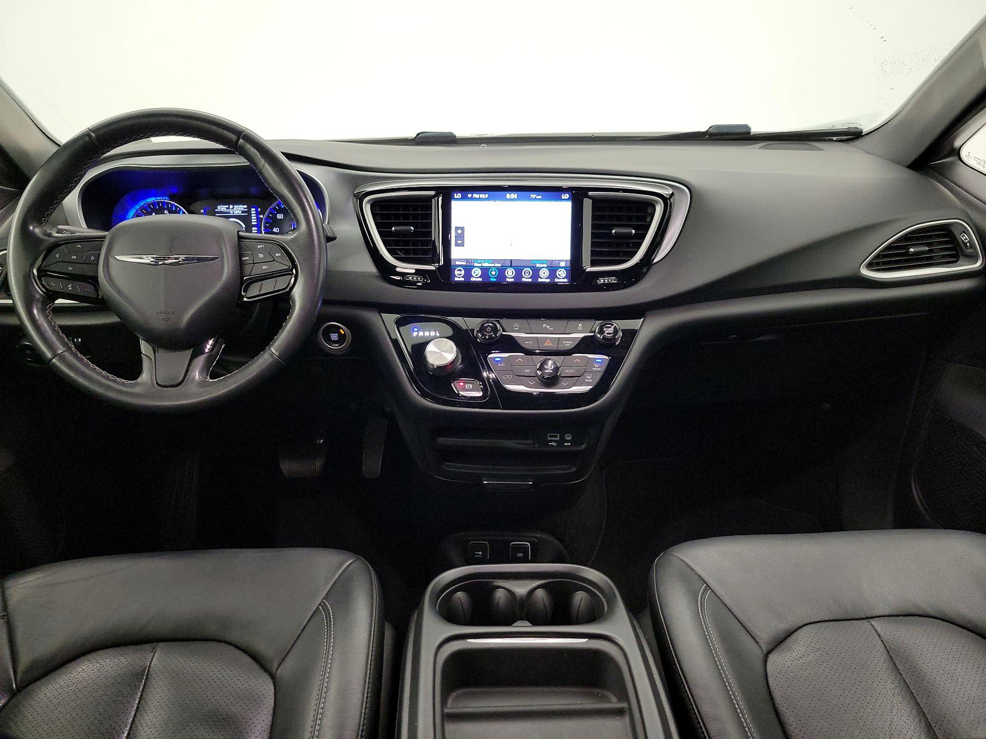 Thumbnail: 2020 Chrysler Pacifica - 9