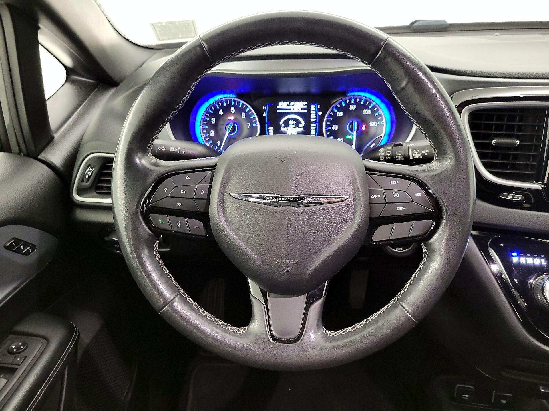 Thumbnail: 2020 Chrysler Pacifica - 10