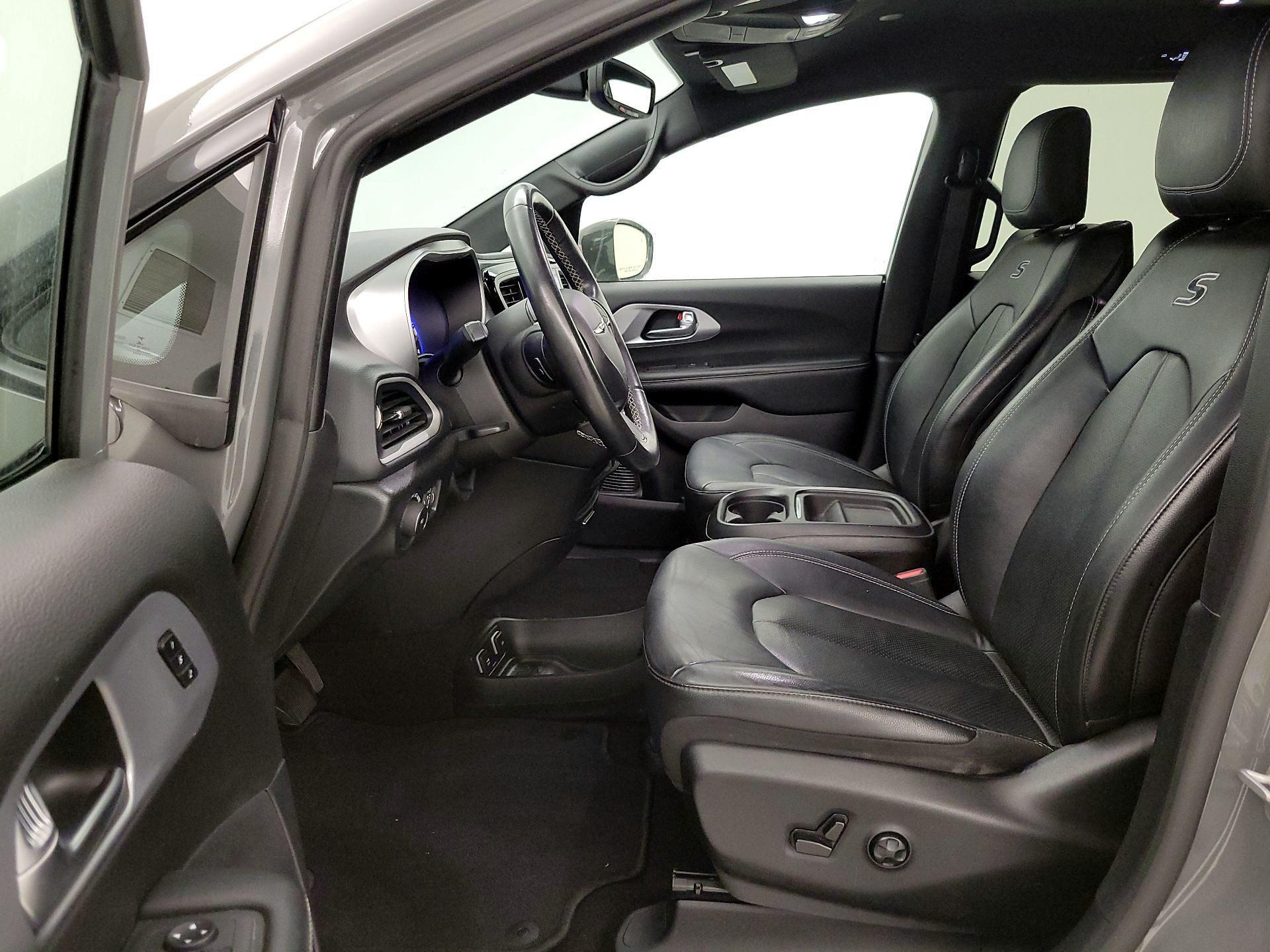 Thumbnail: 2020 Chrysler Pacifica - 11