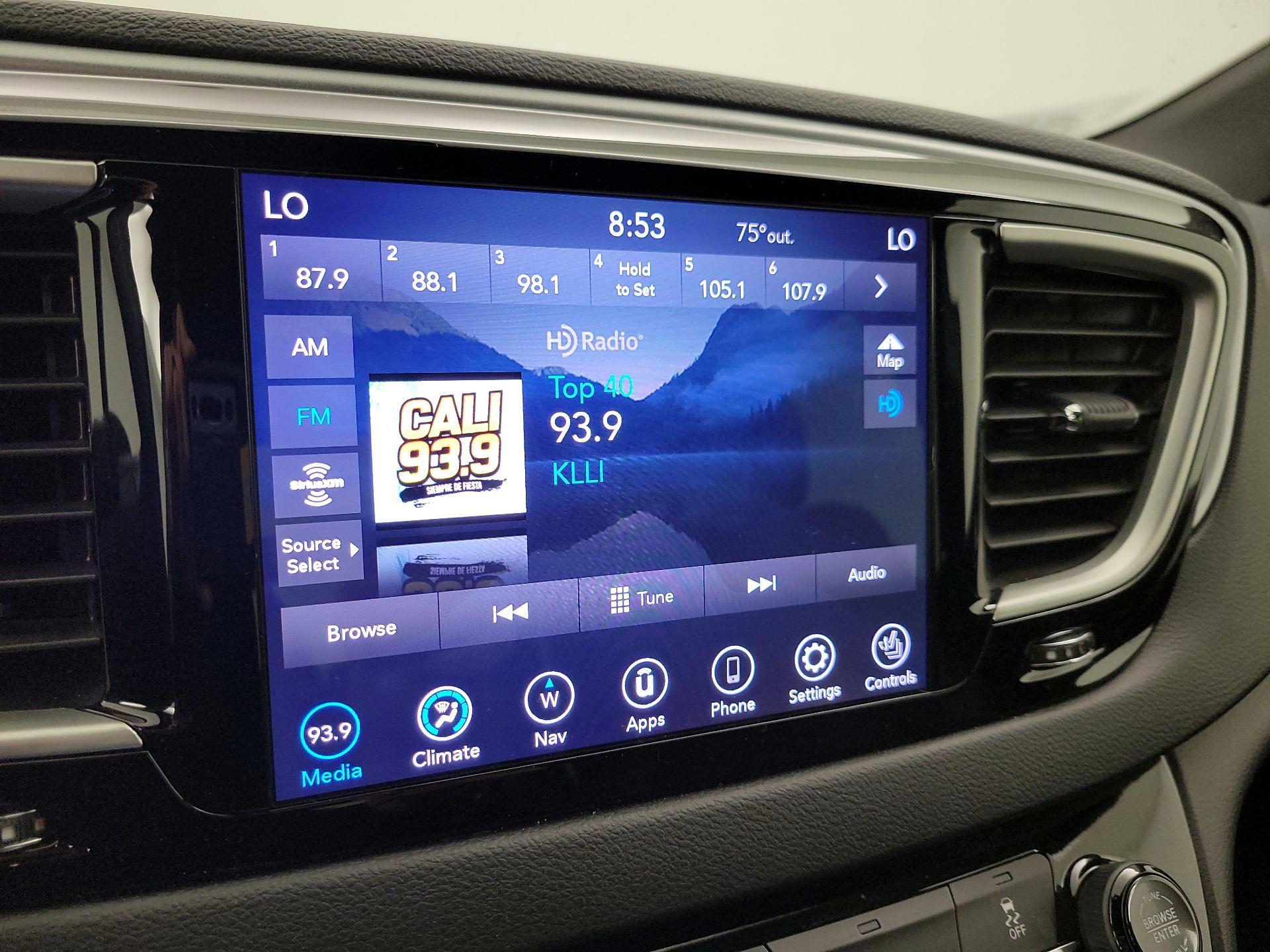 Thumbnail: 2020 Chrysler Pacifica - 16