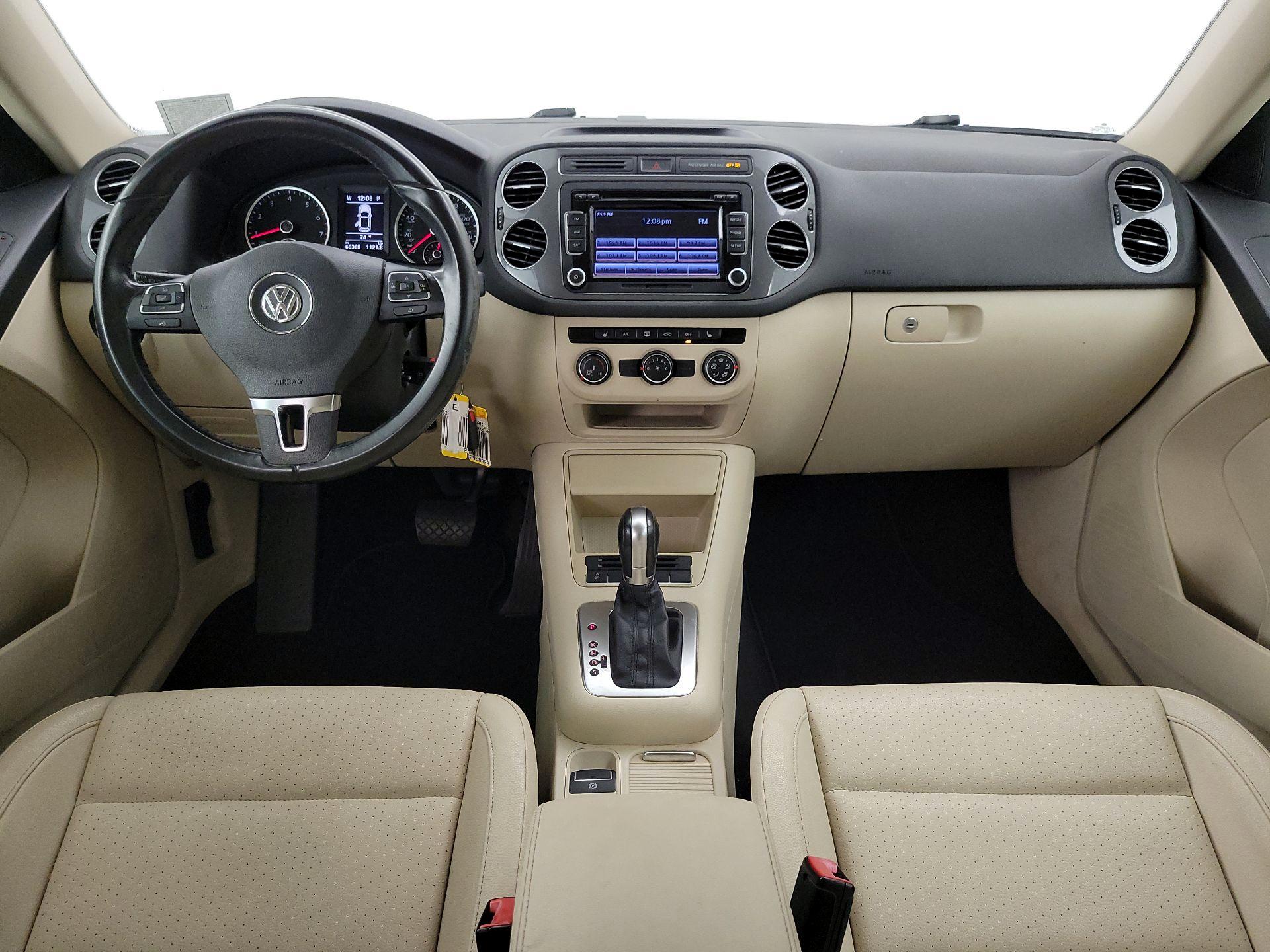 Thumbnail: 2015 Volkswagen Tiguan - 9