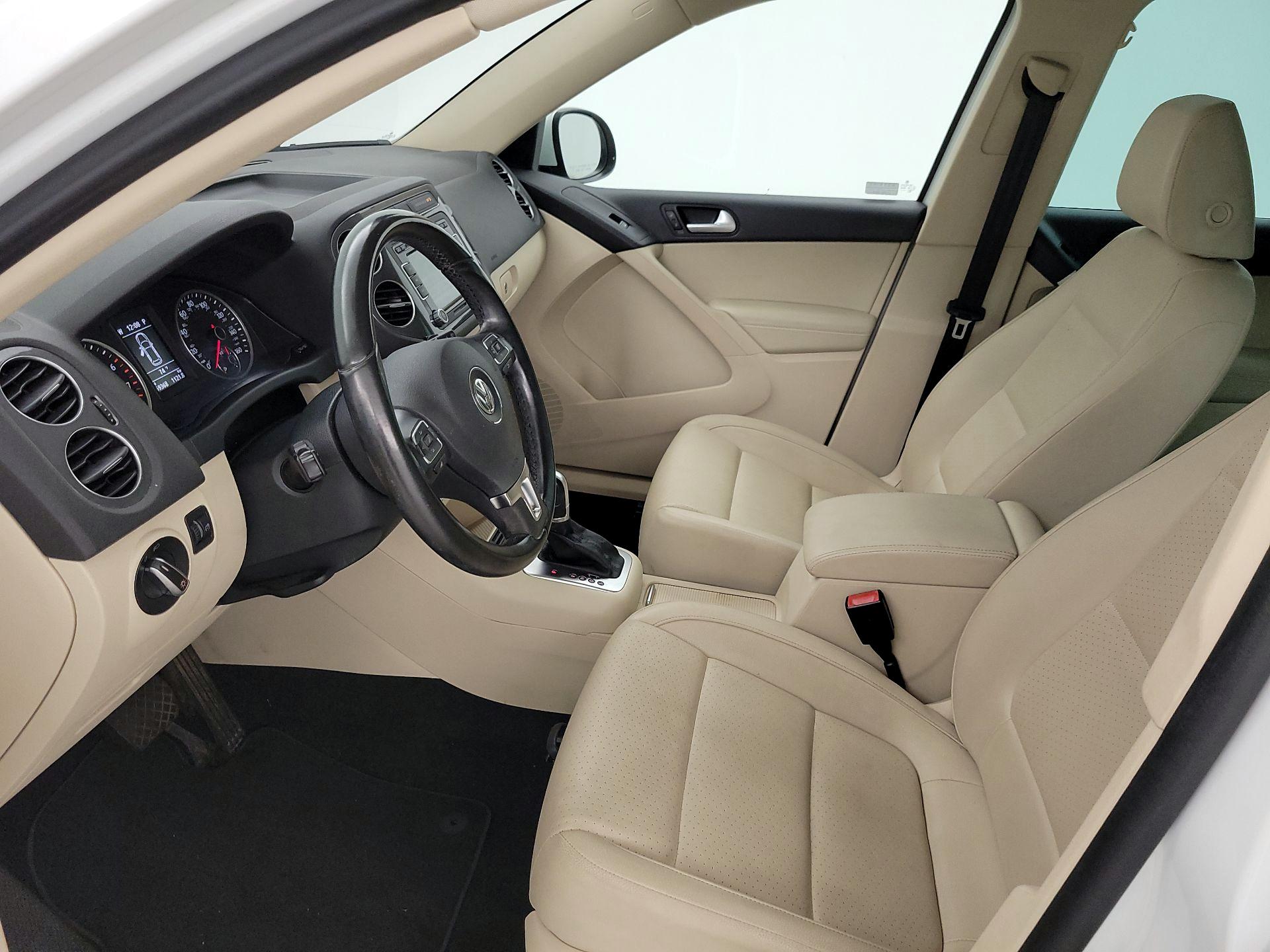 Thumbnail: 2015 Volkswagen Tiguan - 11
