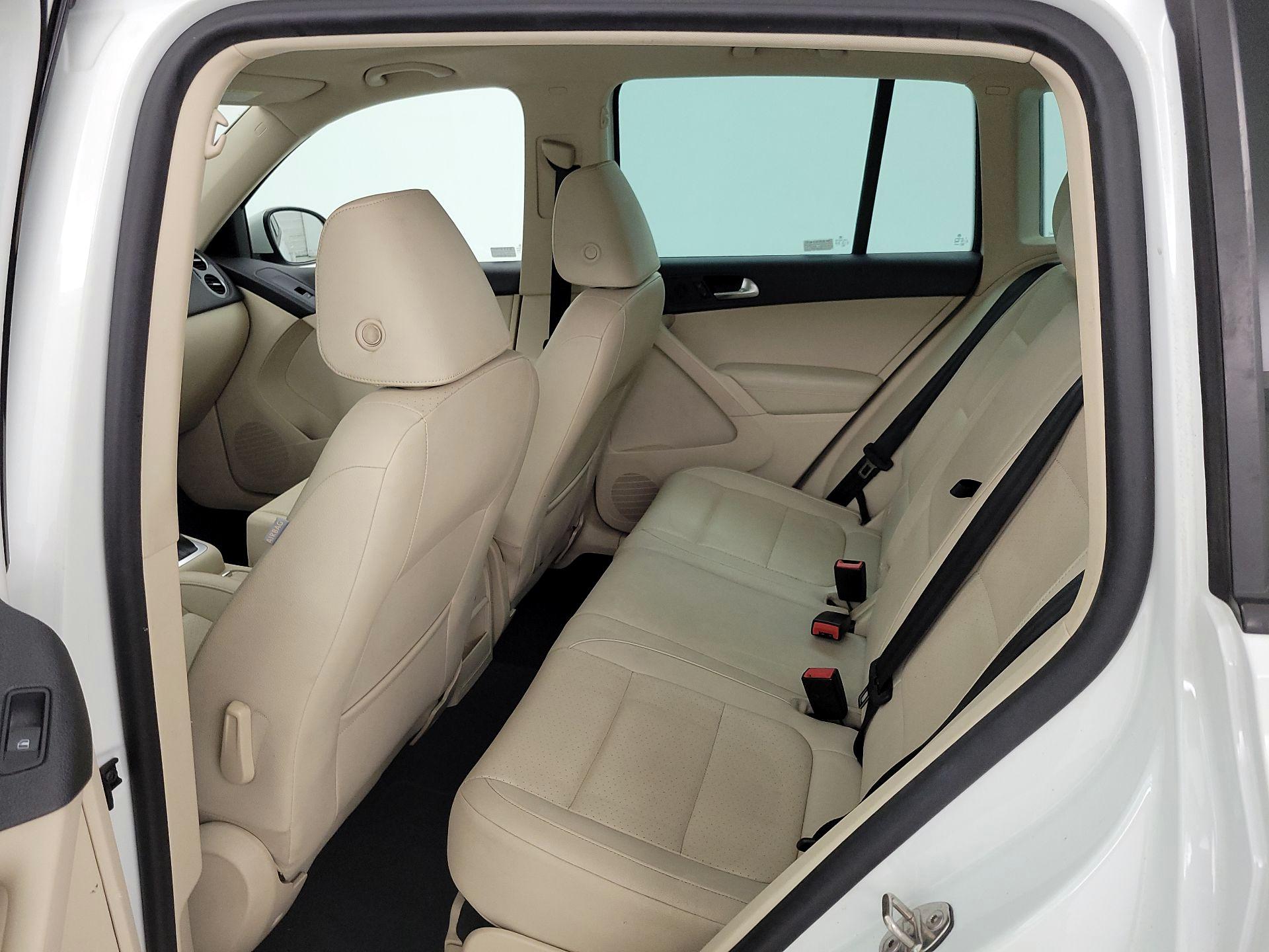 Thumbnail: 2015 Volkswagen Tiguan - 19