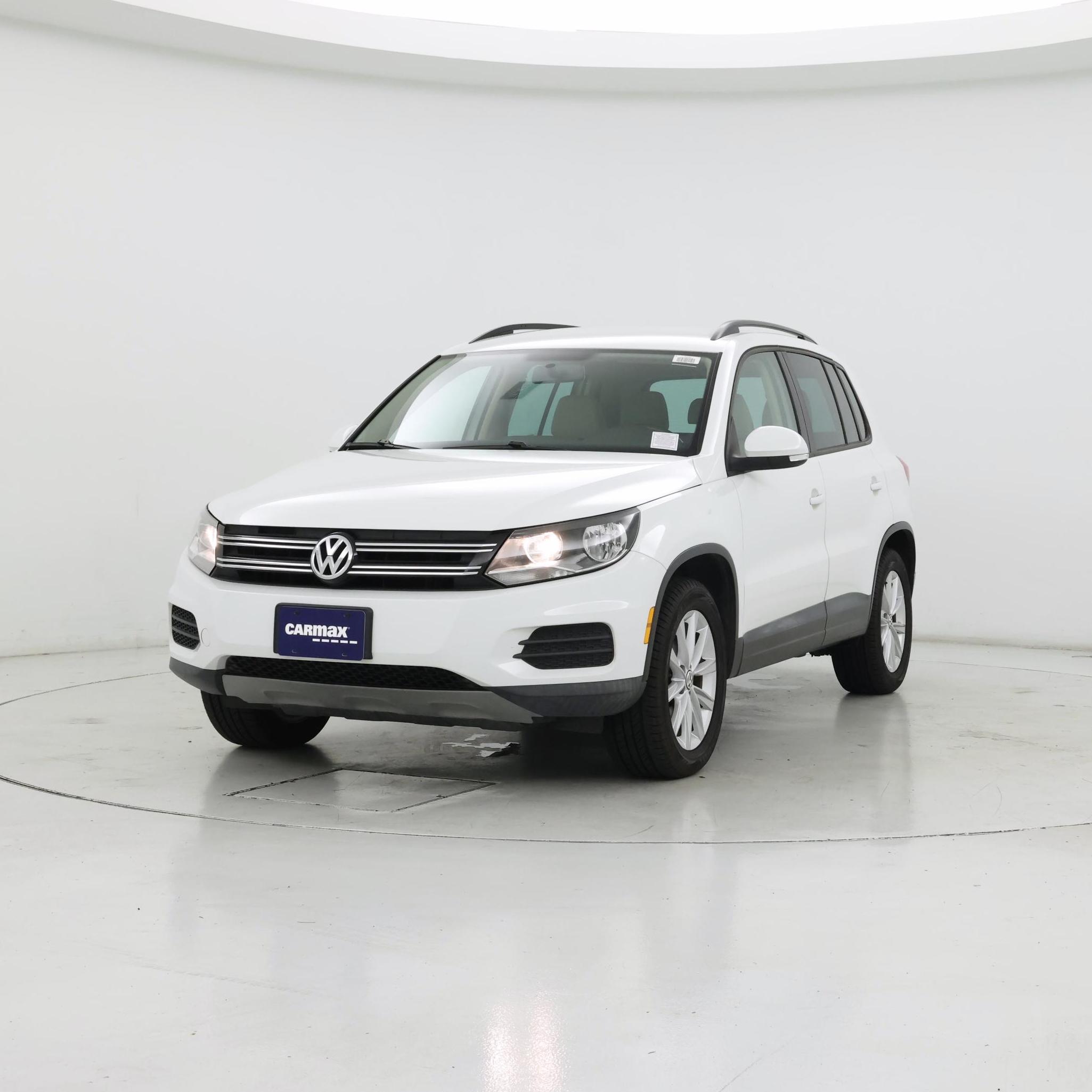 Thumbnail: 2015 Volkswagen Tiguan - 4