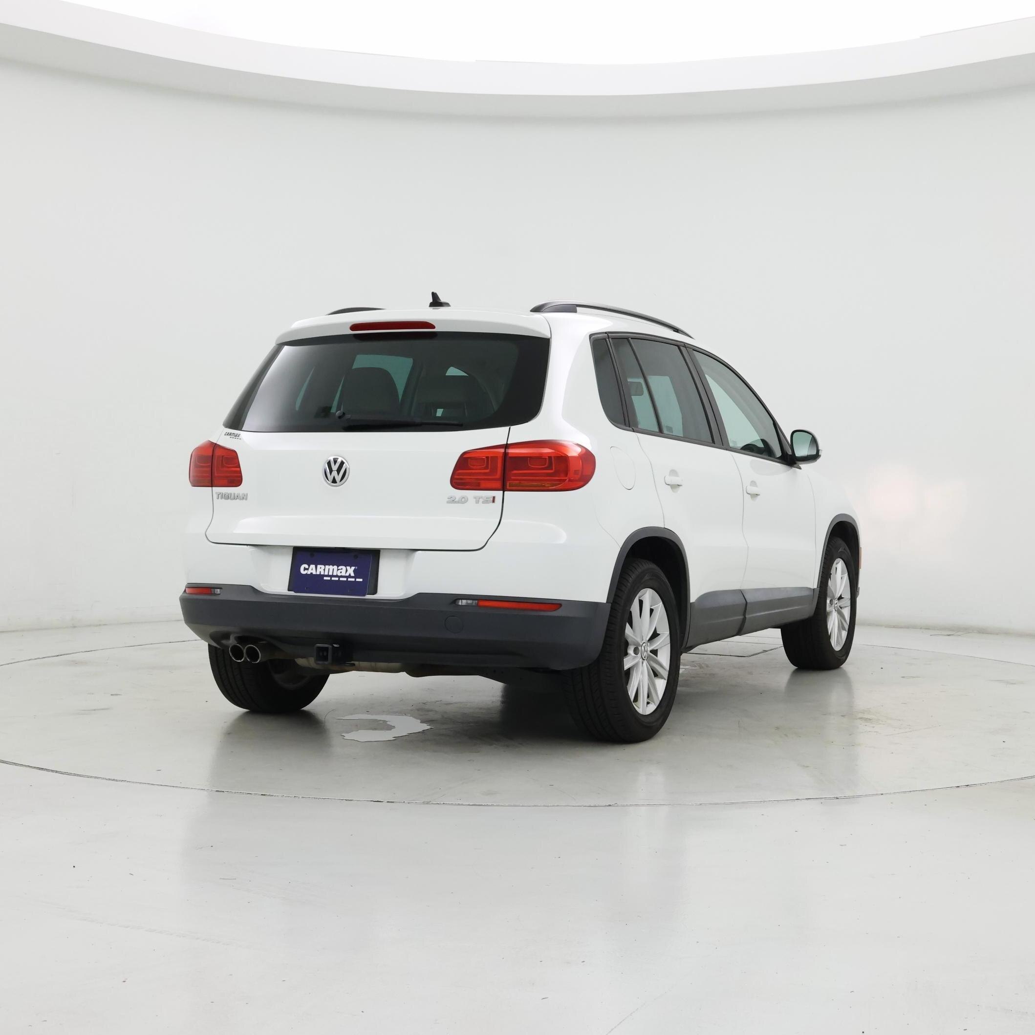 Thumbnail: 2015 Volkswagen Tiguan - 8